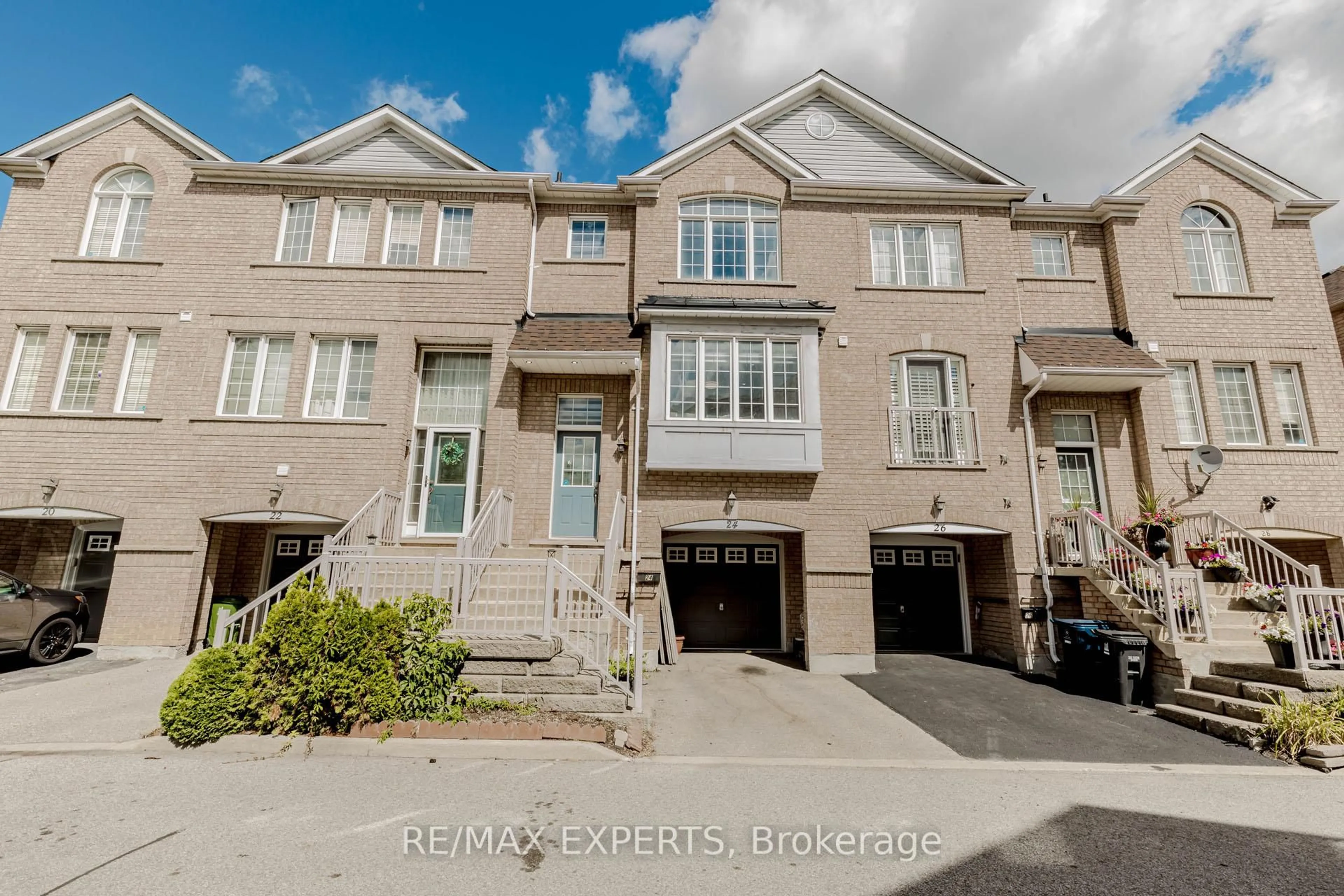 A pic from outside/outdoor area/front of a property/back of a property/a pic from drone, street for 24 Ignatius Lane, Toronto Ontario M1E 0A3