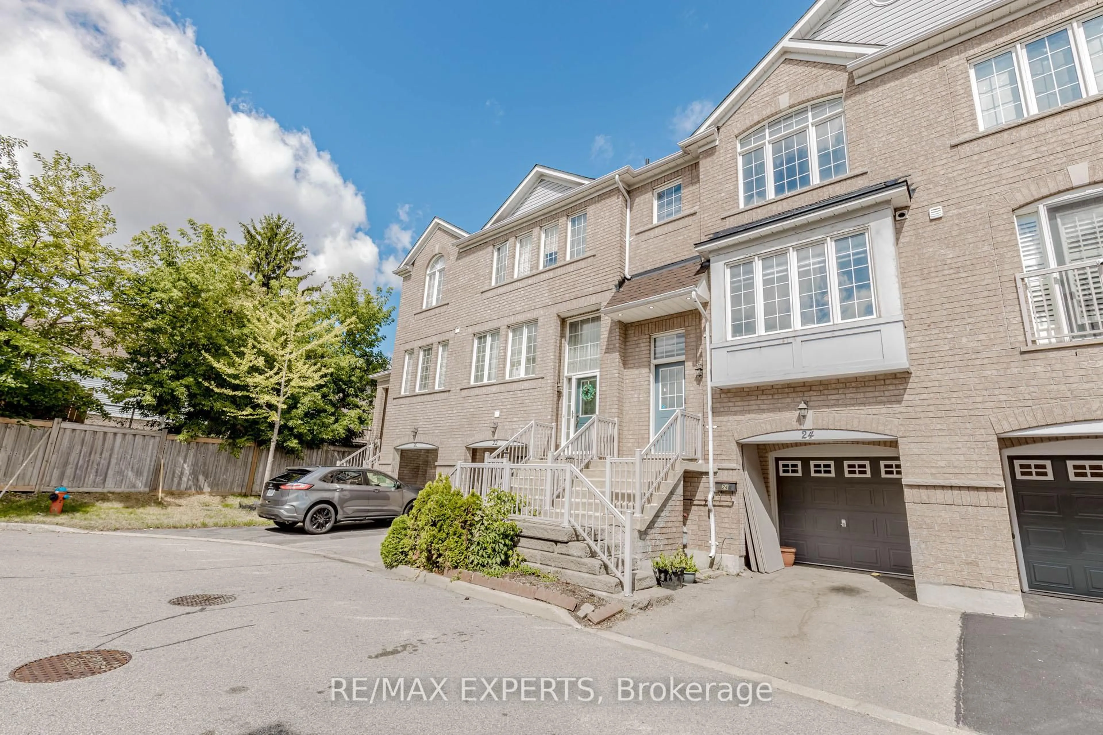 A pic from outside/outdoor area/front of a property/back of a property/a pic from drone, street for 24 Ignatius Lane, Toronto Ontario M1E 0A3