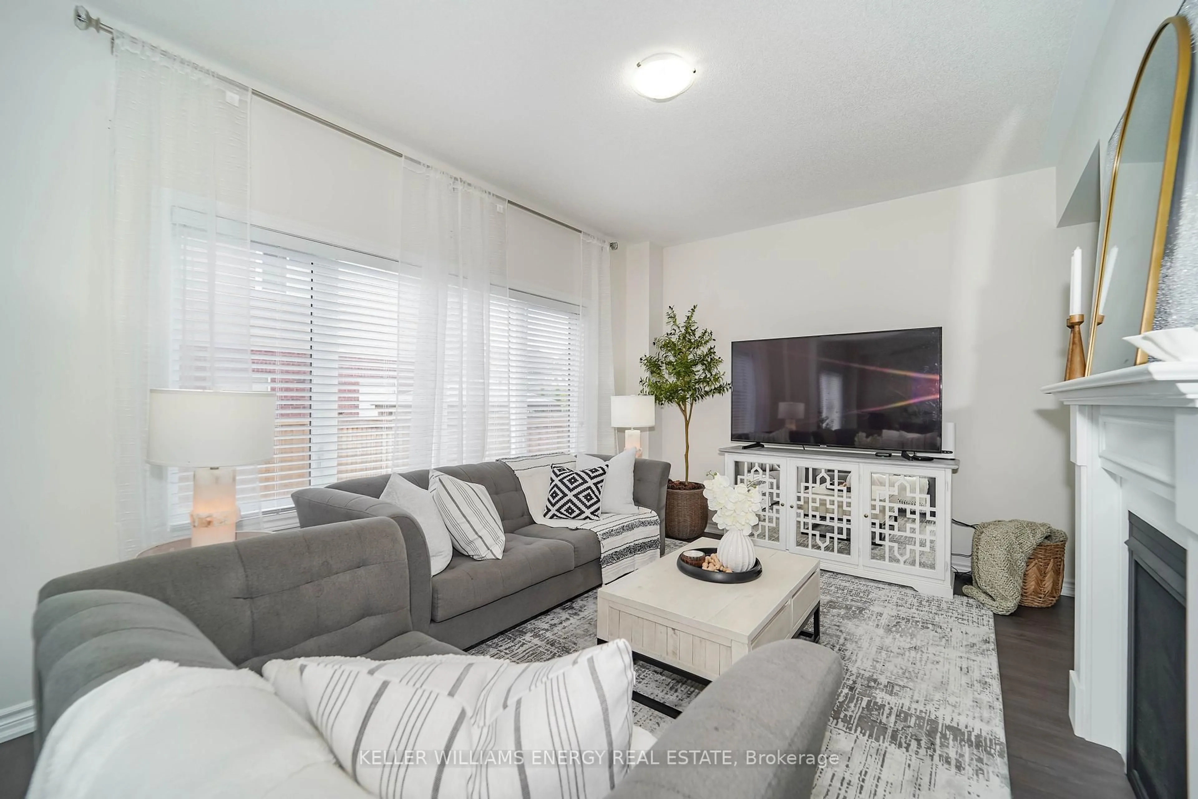 Living room with furniture, unknown for 23 Crombie St, Clarington Ontario L1C 4A1