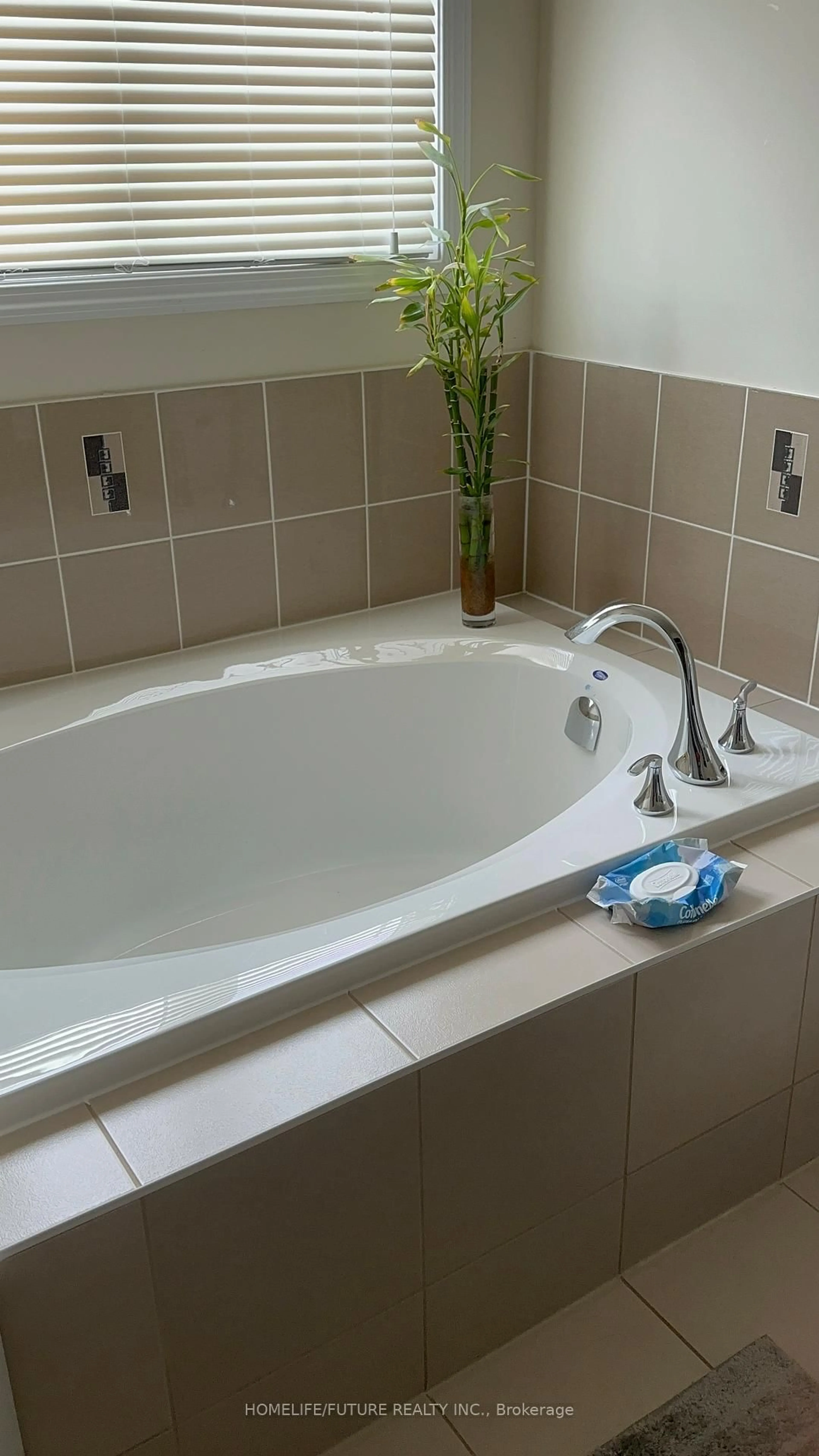 Contemporary bathroom, ceramic/tile floor for 23 Edwin Carr St, Clarington Ontario L1C 0R8