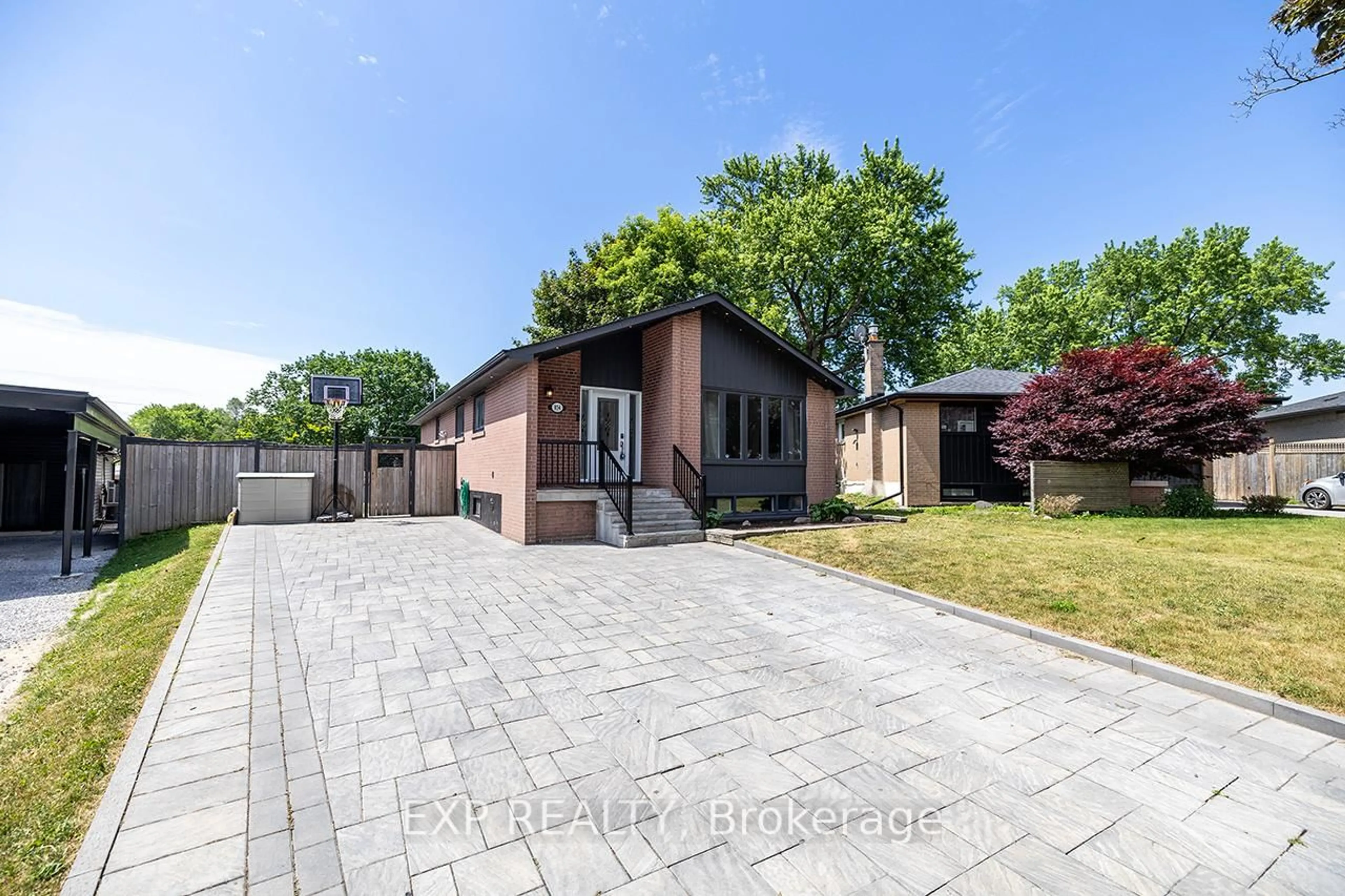 A pic from outside/outdoor area/front of a property/back of a property/a pic from drone, street for 854 Antonio St, Pickering Ontario L1W 1T3