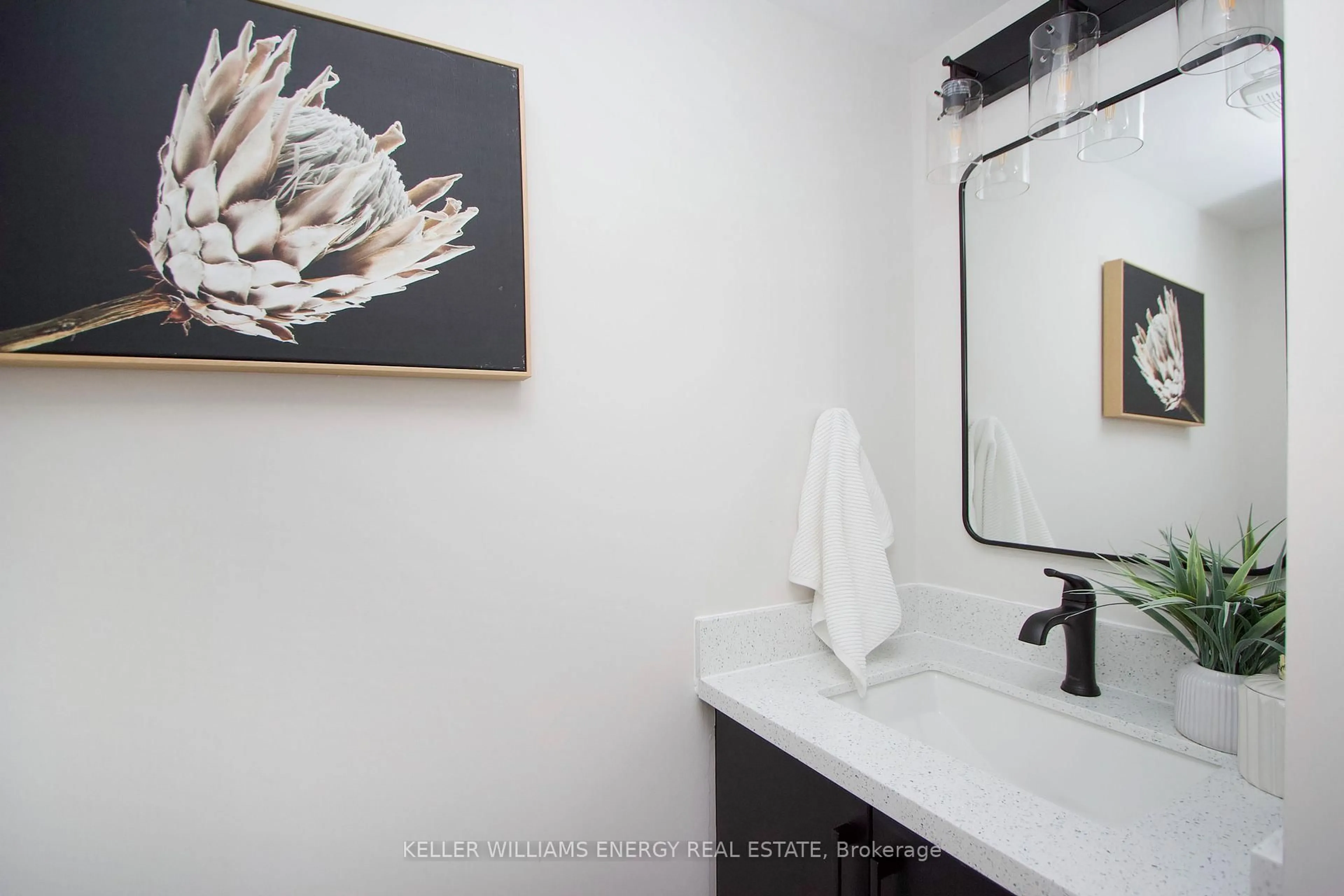 Contemporary bathroom, ceramic/tile floor for 1133 Ritson Rd #60, Oshawa Ontario L1G 7T3