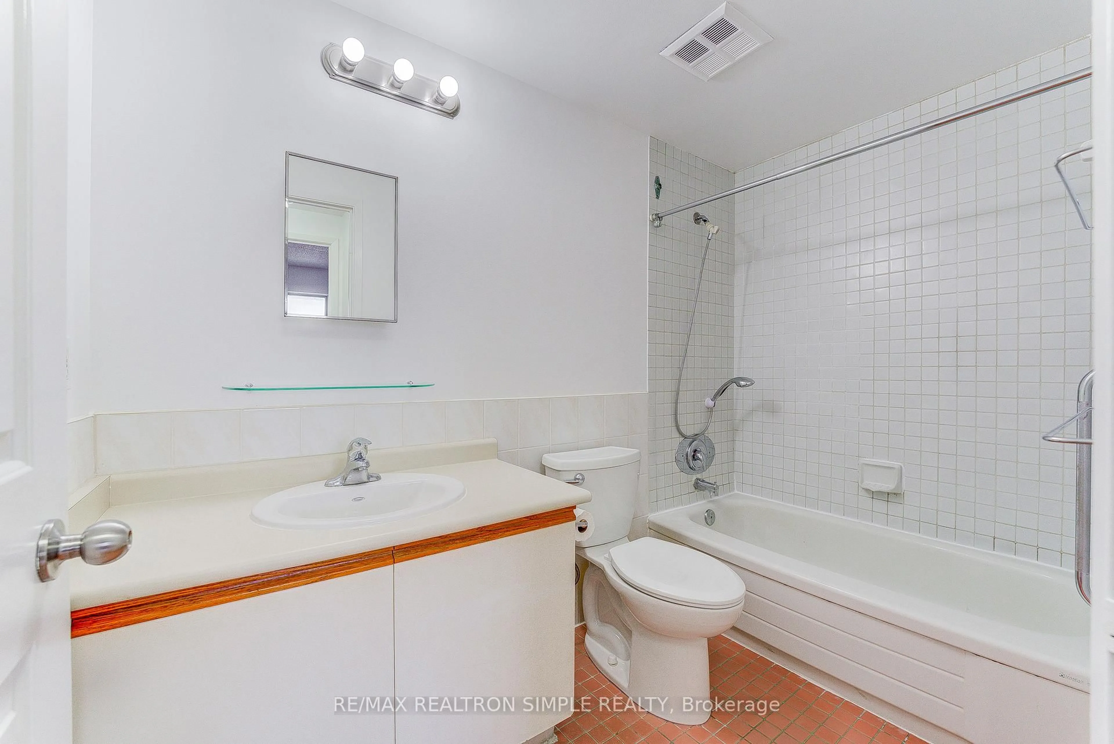 Standard bathroom, unknown for 5800 Sheppard Ave #202, Toronto Ontario M1B 5J7