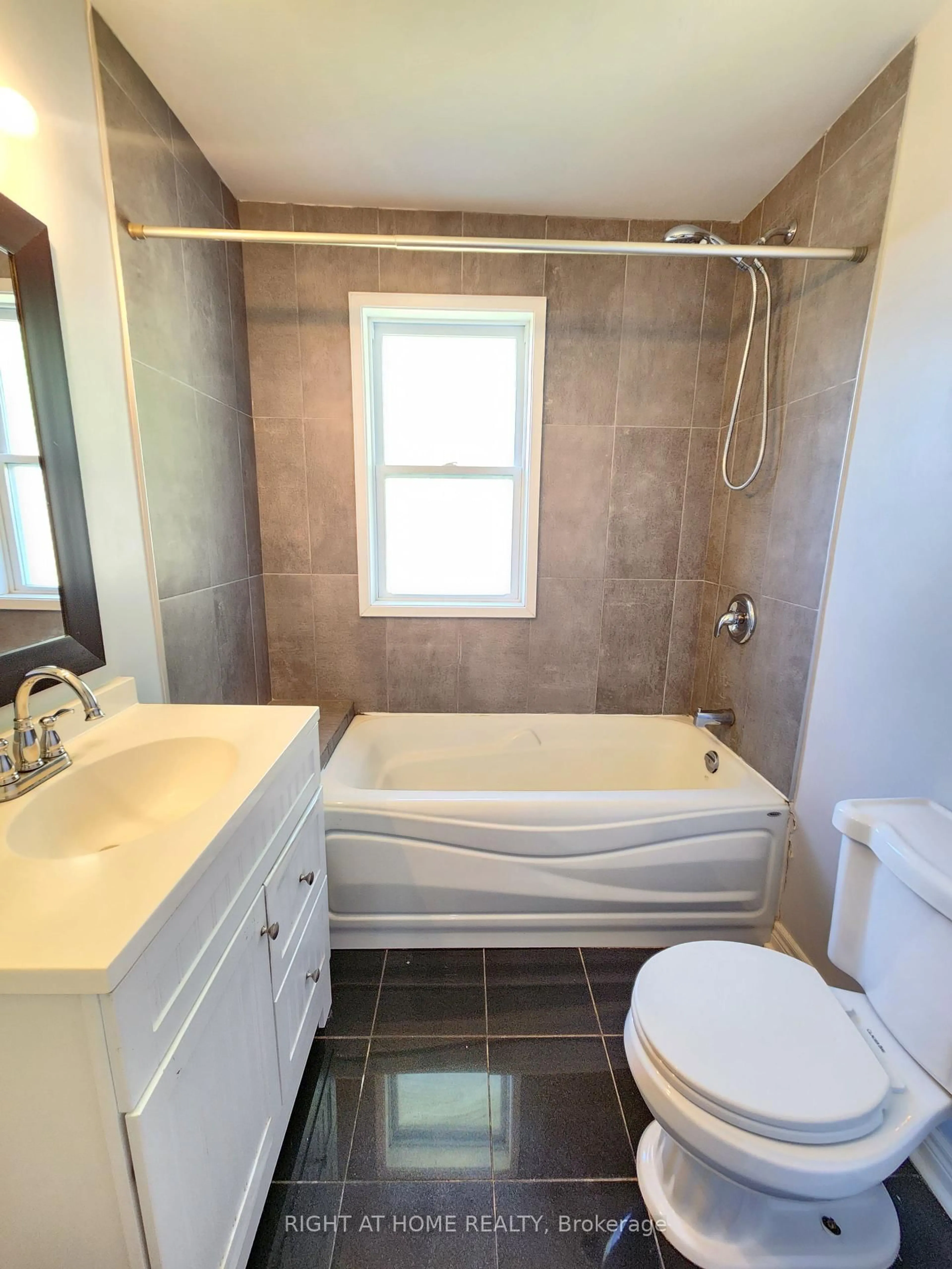 Standard bathroom, ceramic/tile floor for 332 Viewmount St, Oshawa Ontario L1H 7C3