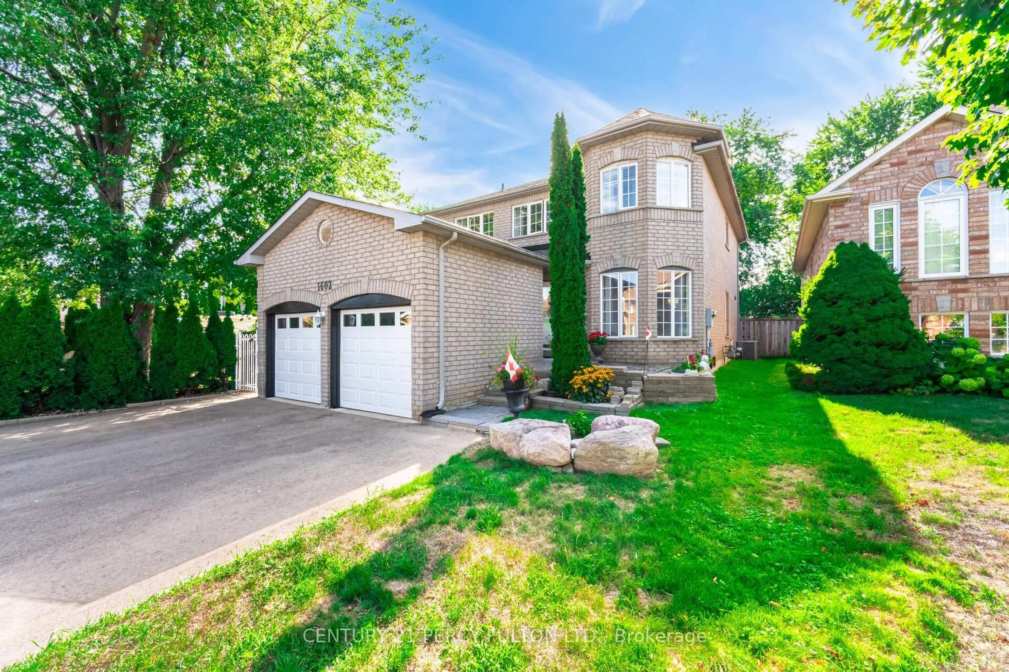 Unknown for 1602 Oakburn St, Pickering Ontario L1V 6M9