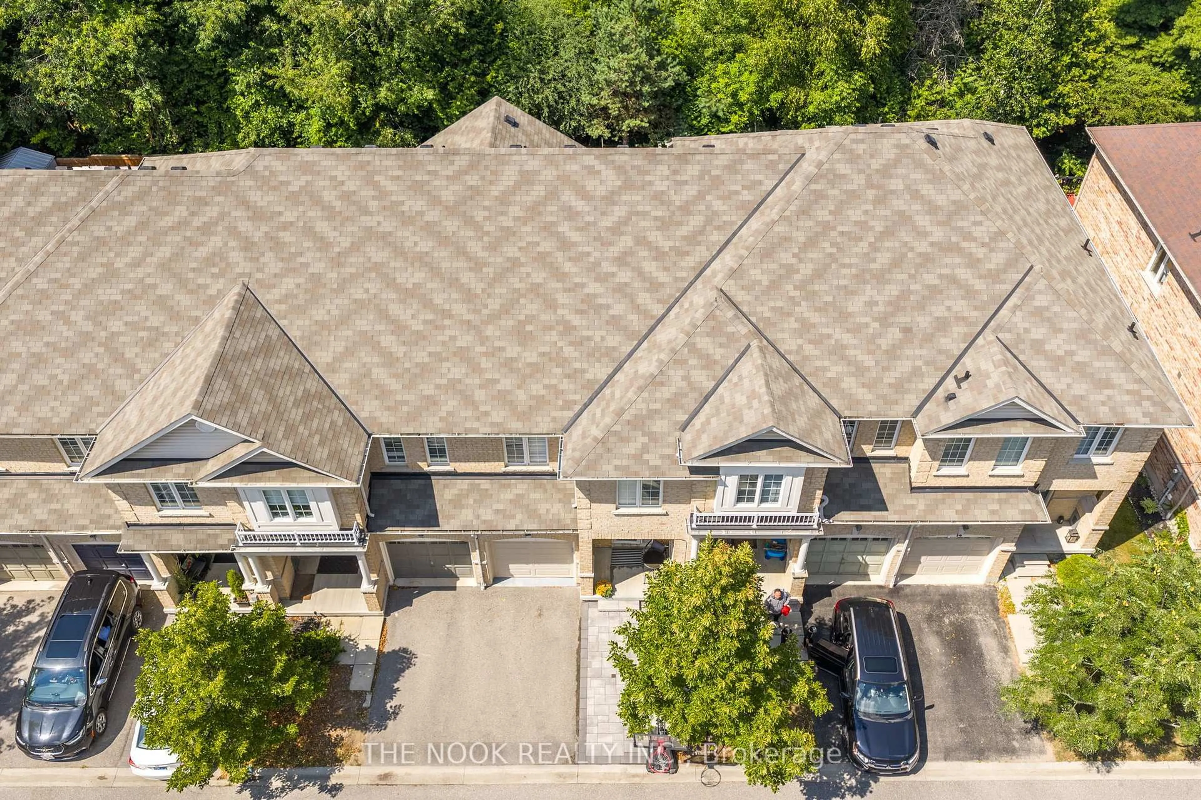 A pic from outside/outdoor area/front of a property/back of a property/a pic from drone, unknown for 10 Edison Way, Whitby Ontario L1R 0M3