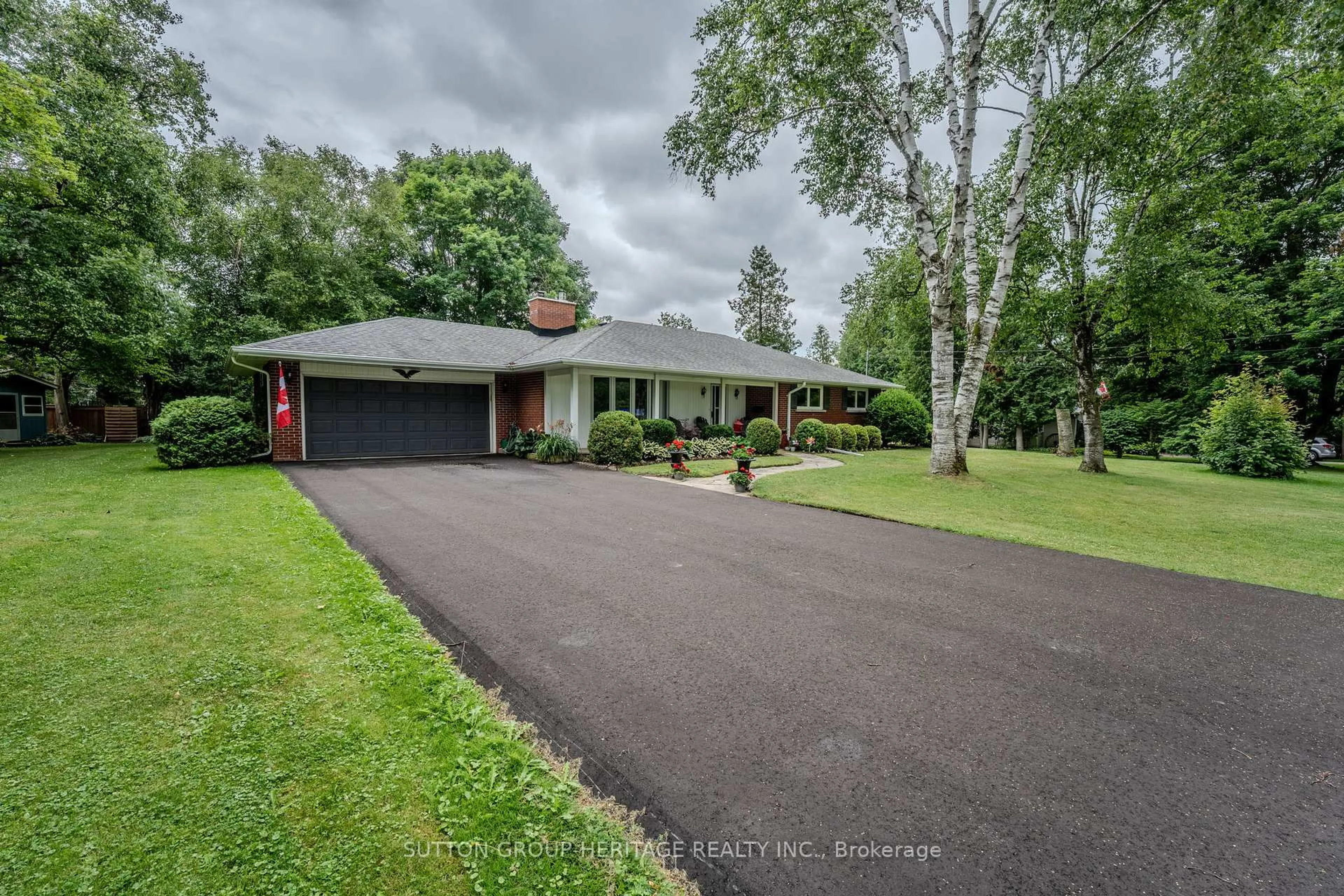 A pic from outside/outdoor area/front of a property/back of a property/a pic from drone, street for 1562 King St, Scugog Ontario L9L 1B5