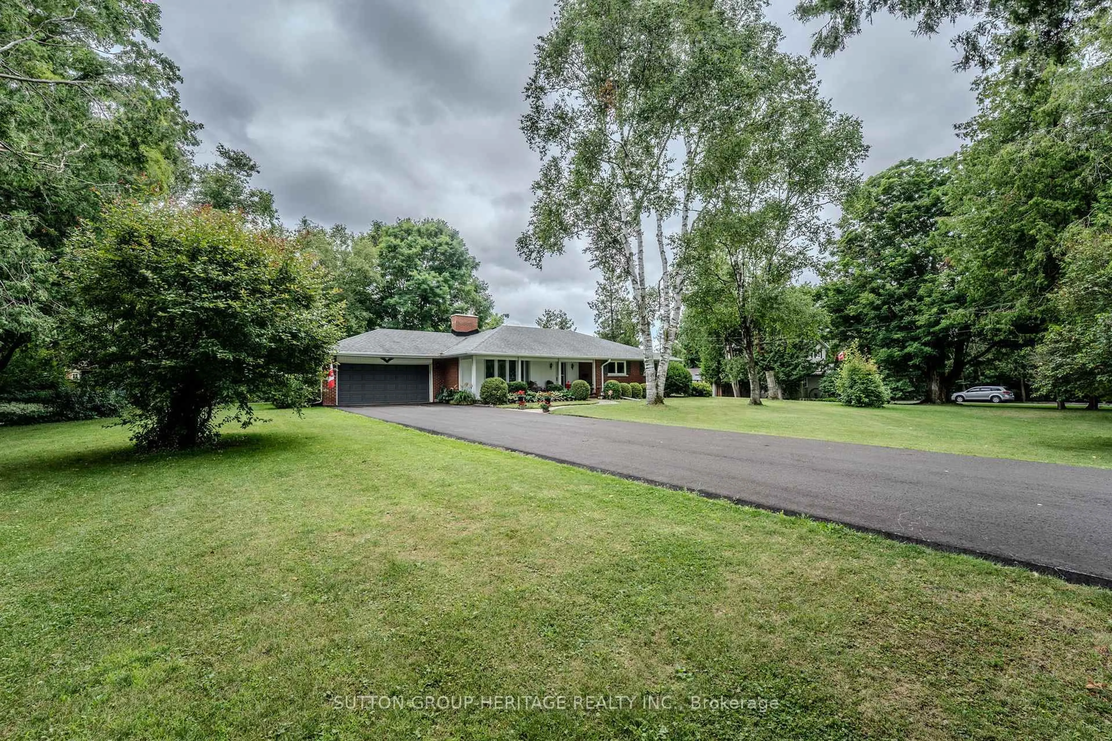 A pic from outside/outdoor area/front of a property/back of a property/a pic from drone, unknown for 1562 King St, Scugog Ontario L9L 1B5