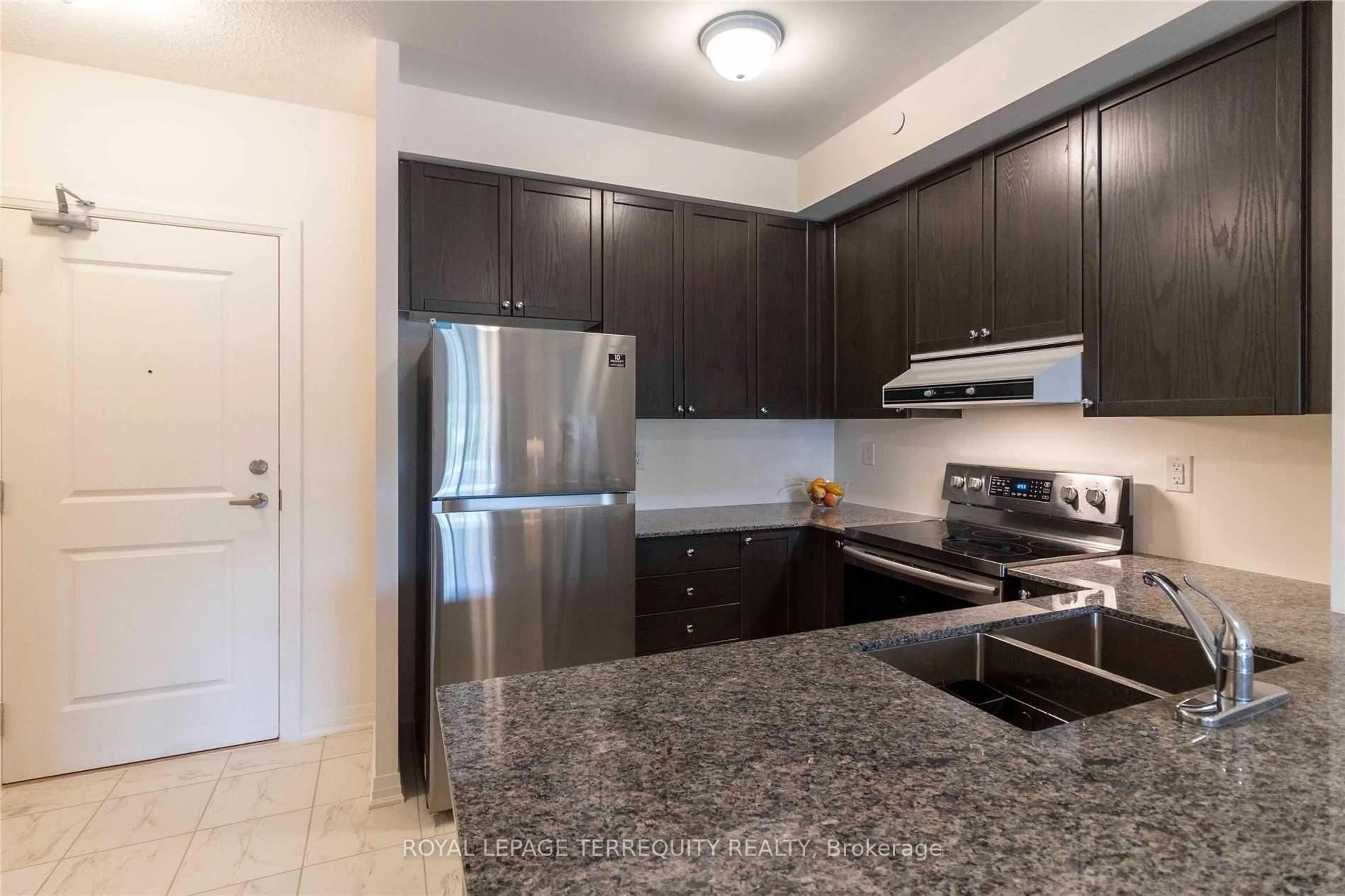 Standard kitchen, unknown for 70 Shipway Ave #111, Clarington Ontario L1B 0V7