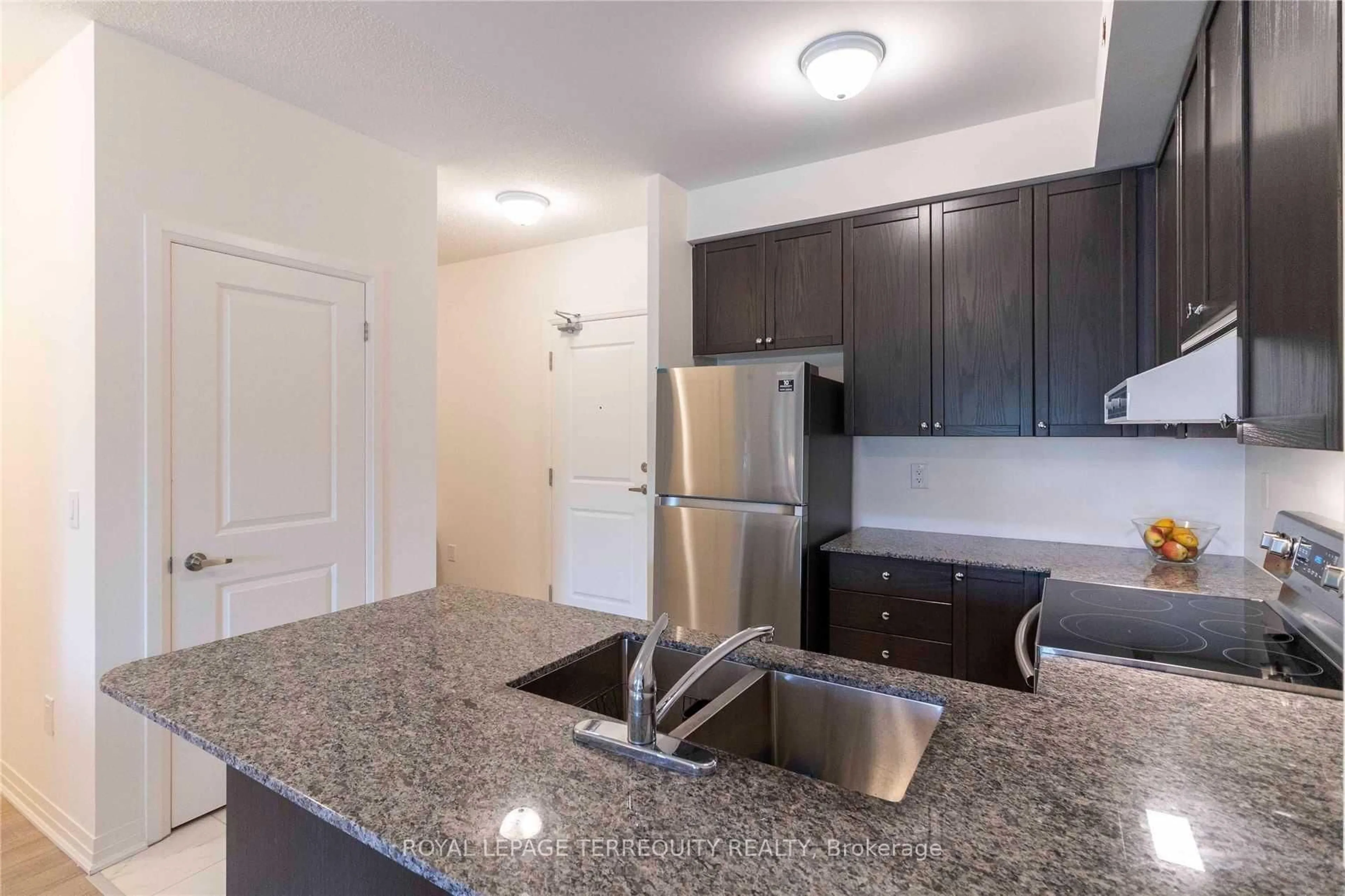 Standard kitchen, unknown for 70 Shipway Ave #111, Clarington Ontario L1B 0V7