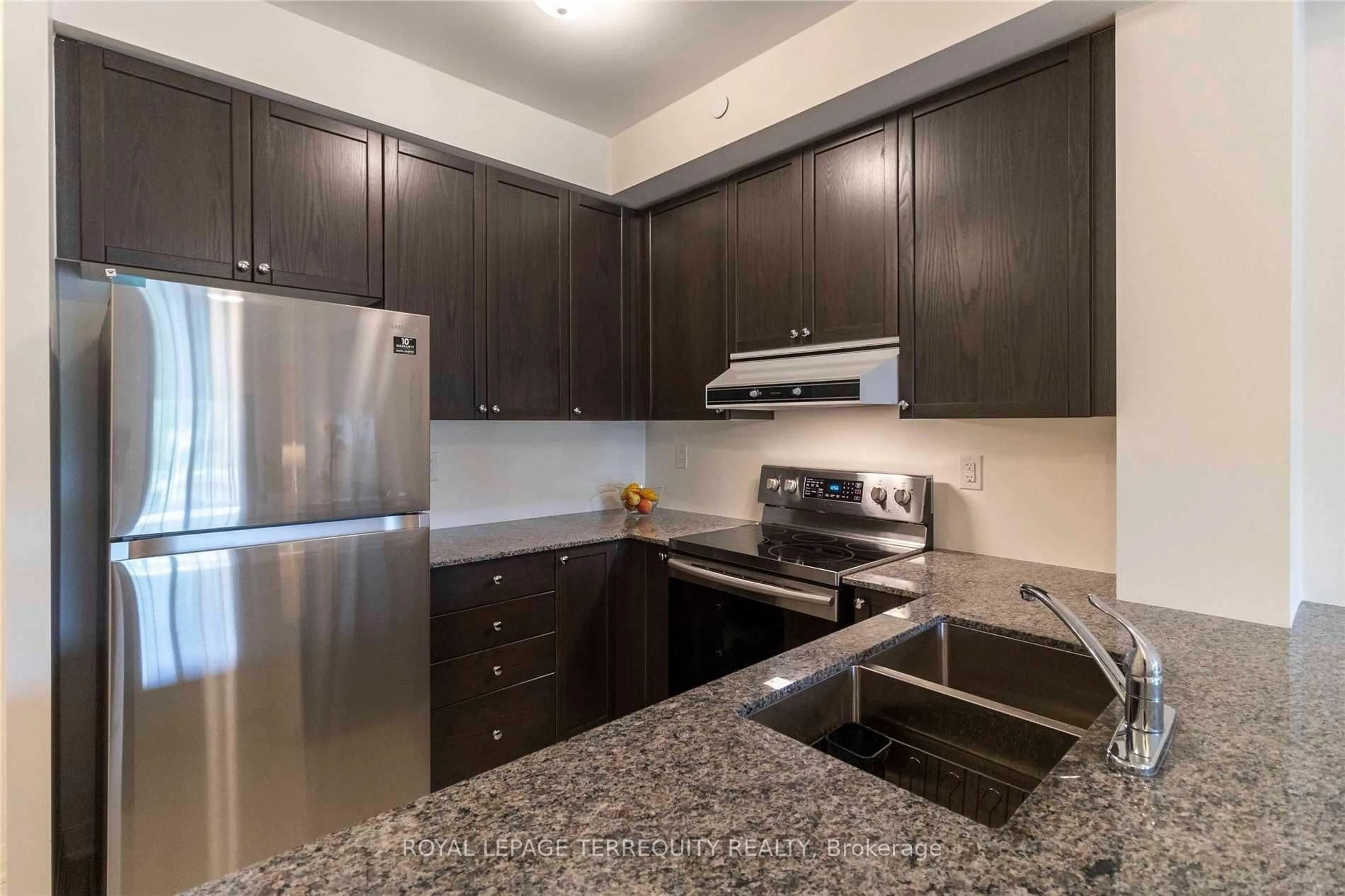 Standard kitchen, unknown for 70 Shipway Ave #111, Clarington Ontario L1B 0V7