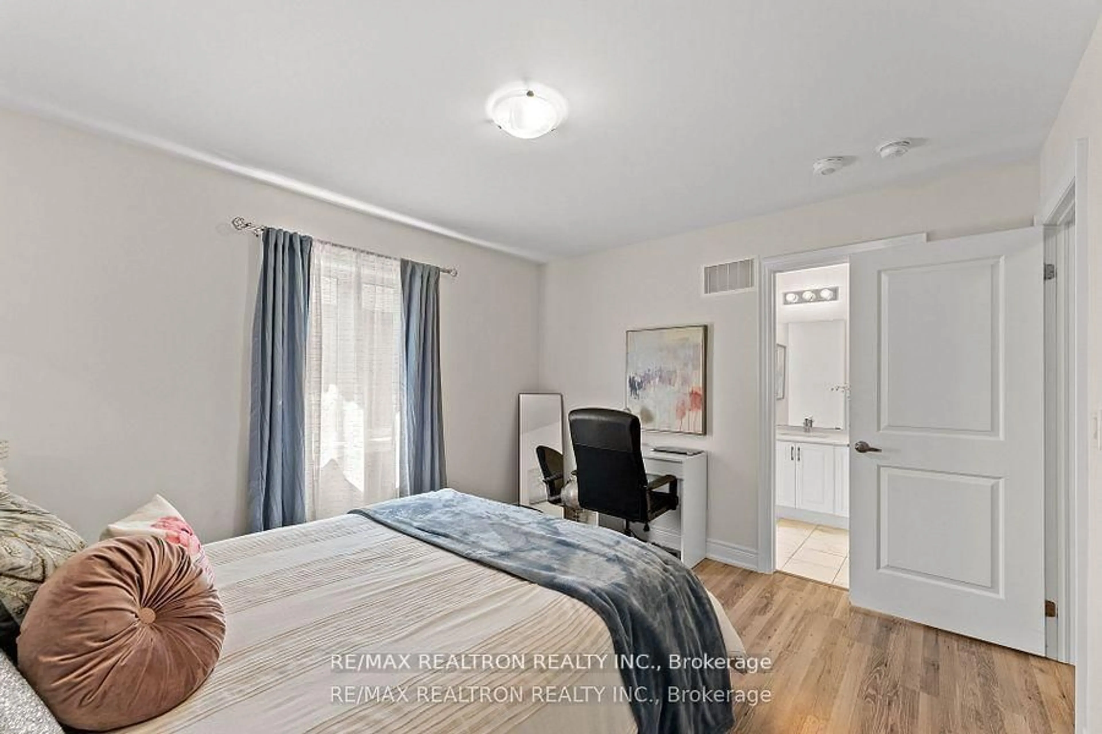 A pic of a room for 2657 Sapphire Dr, Pickering Ontario L1X 0G6