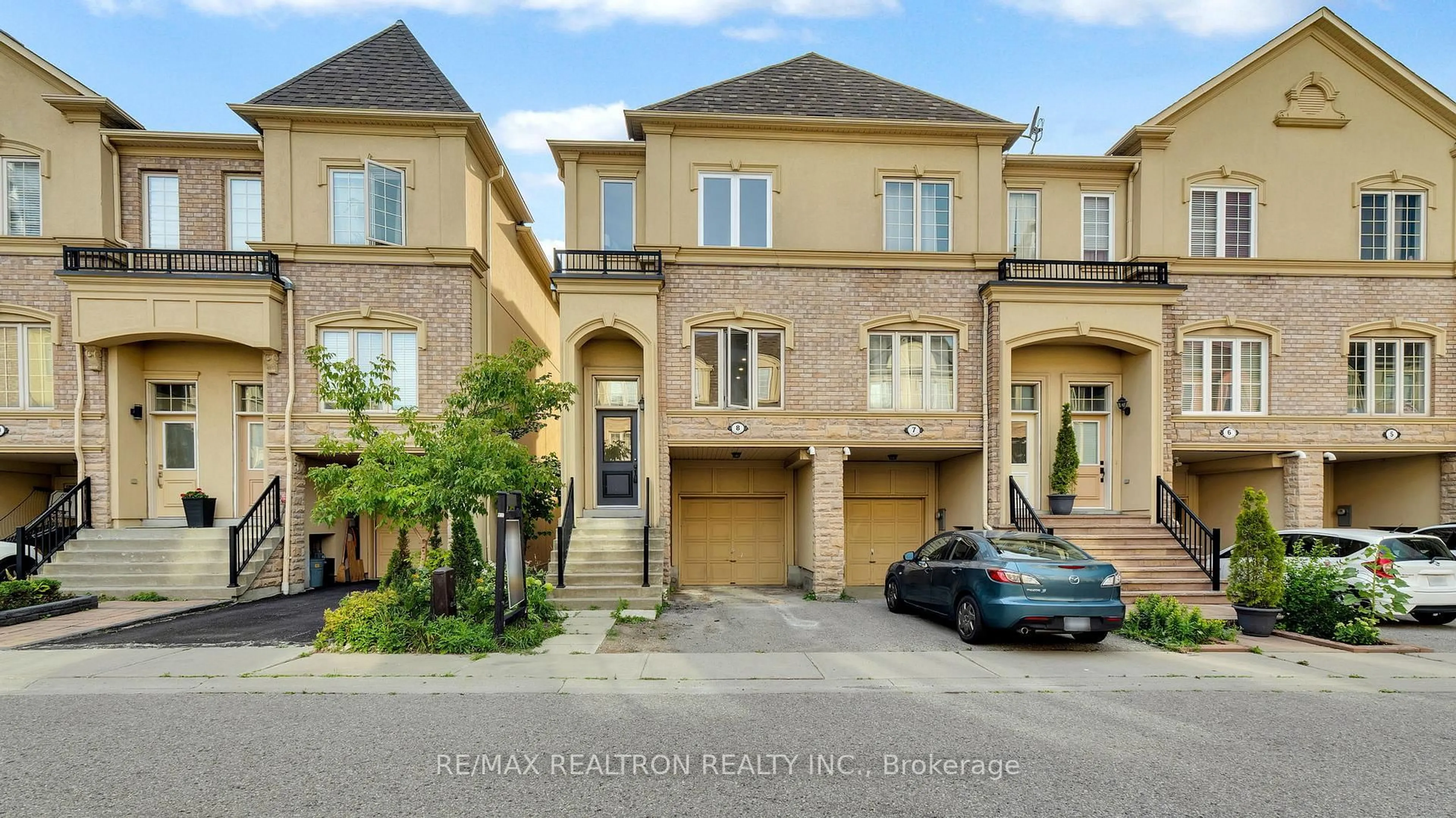 Unknown for 1250 St Martins Dr #8, Pickering Ontario L1W 0A2