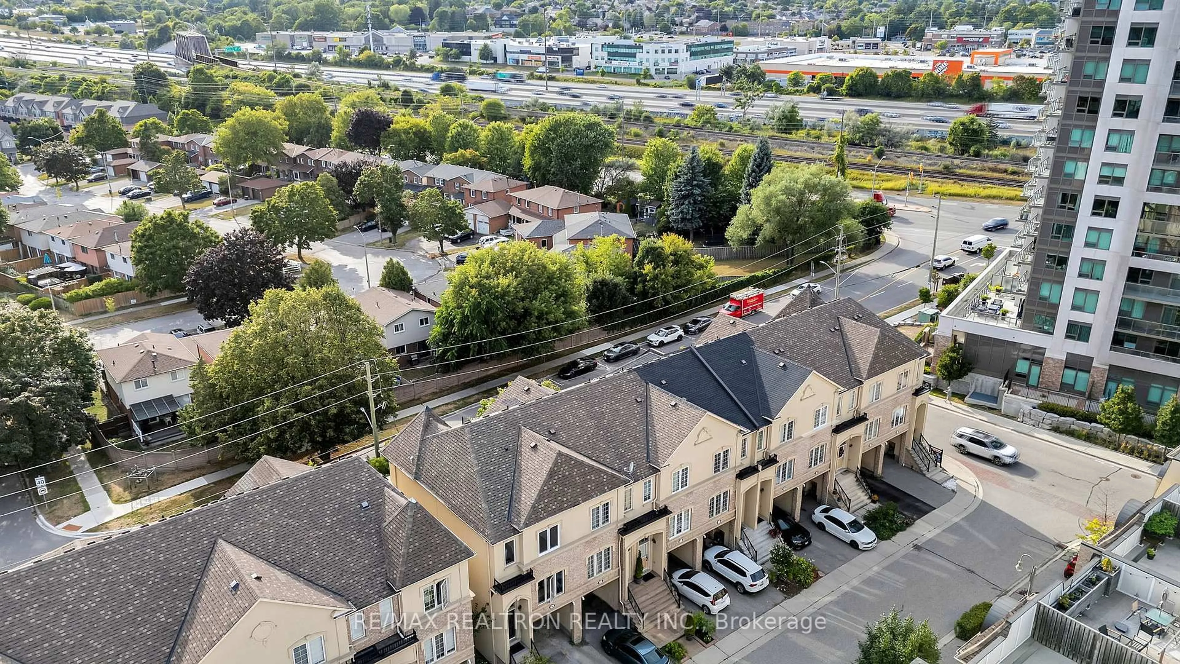 A pic from outside/outdoor area/front of a property/back of a property/a pic from drone, city buildings view from balcony for 1250 St Martins Dr #8, Pickering Ontario L1W 0A2