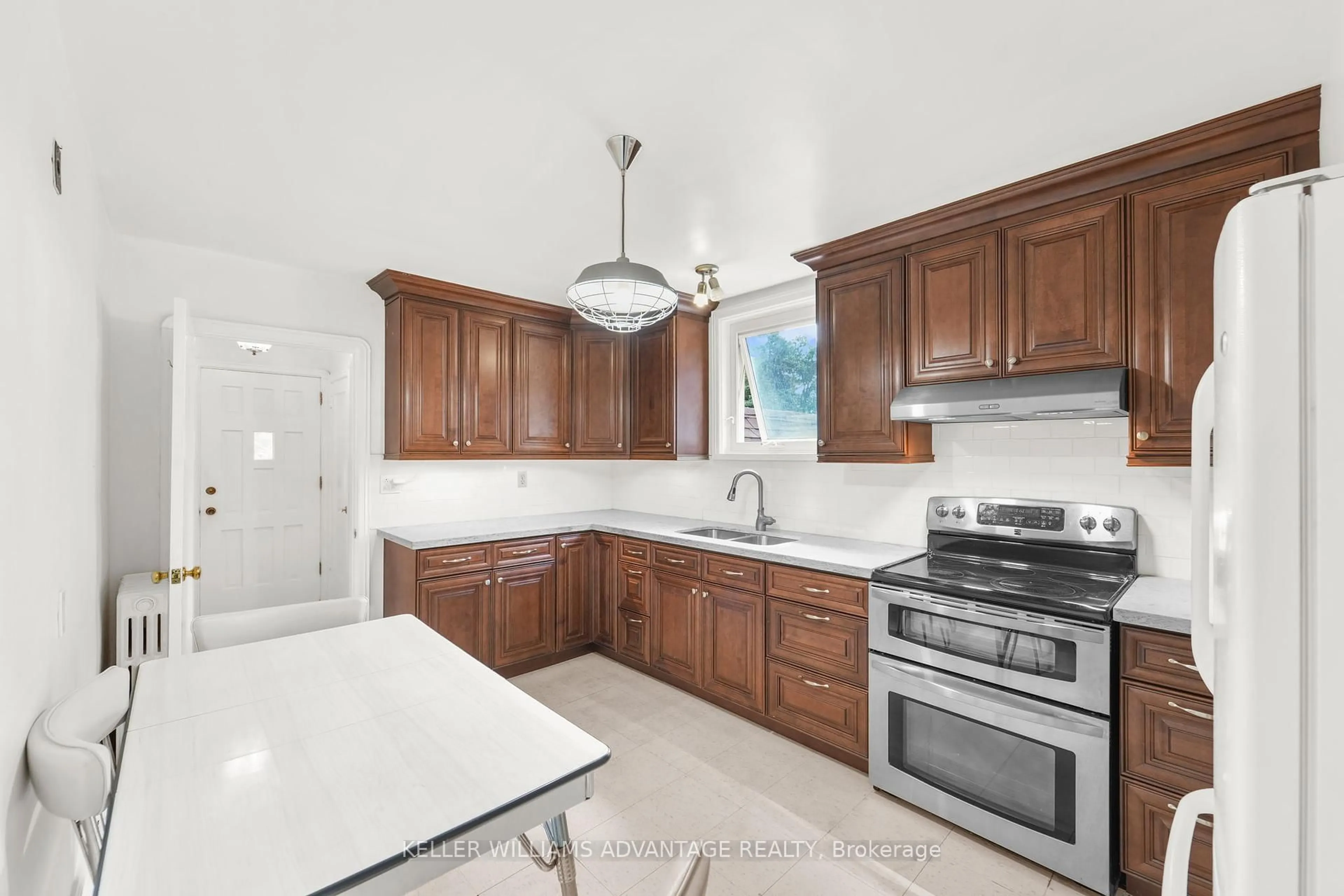 Unknown for 6 Birchlawn Ave, Toronto Ontario M1N 1H9