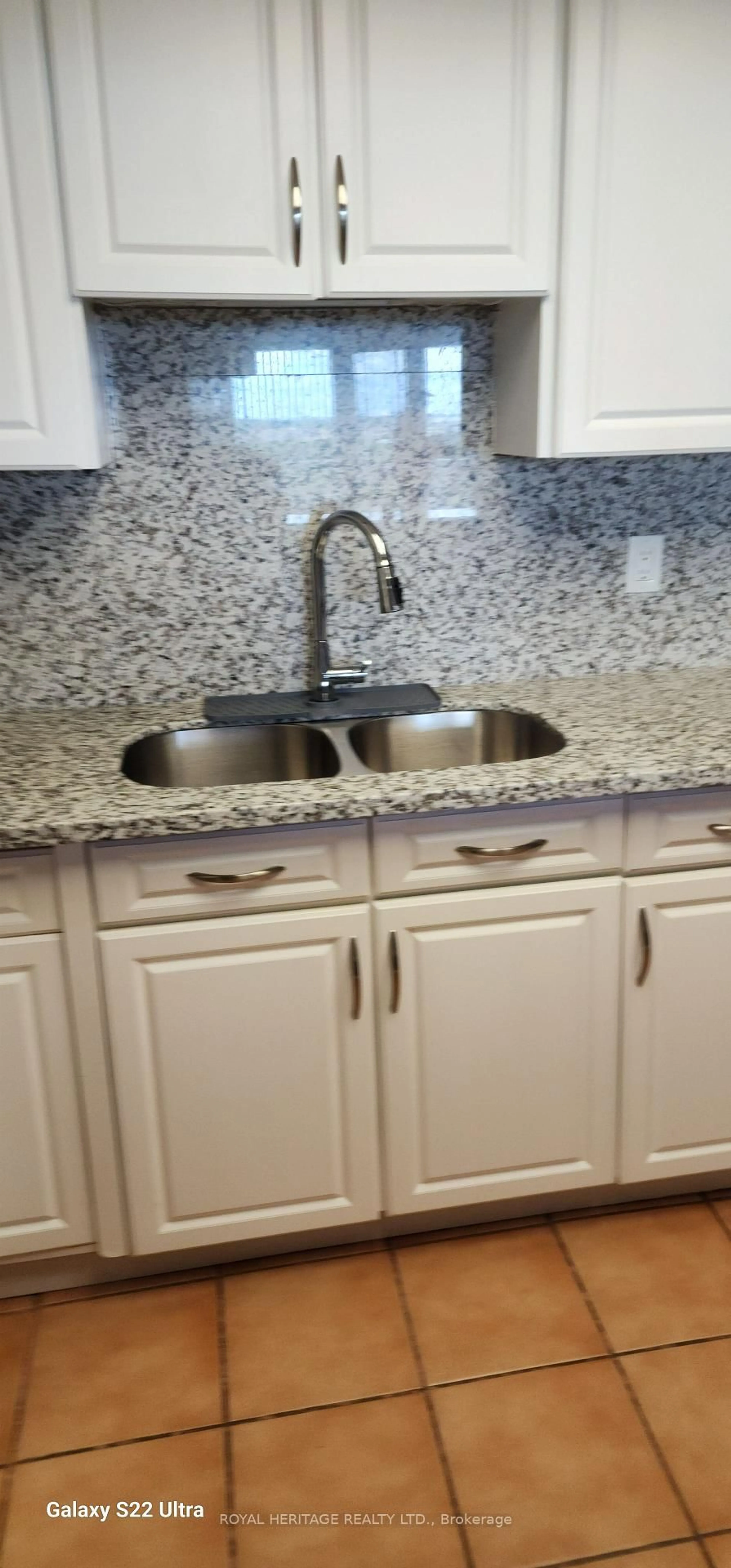 Standard kitchen, ceramic/tile floor for 20 Dean Park Rd #1116, Toronto Ontario M1B 3G9