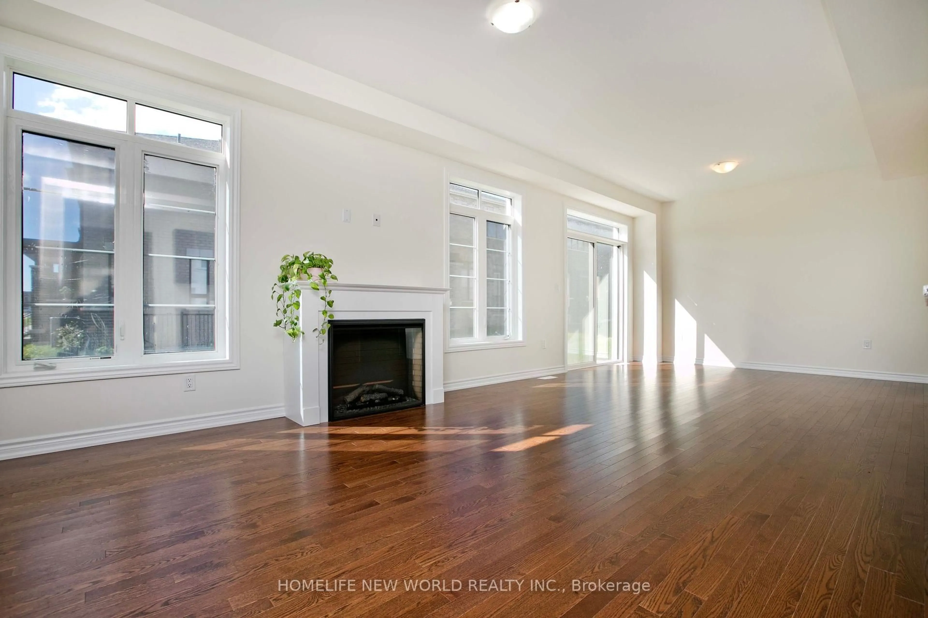 Unknown for 1864 Irish Moss Sq, Pickering Ontario L1T 4W1
