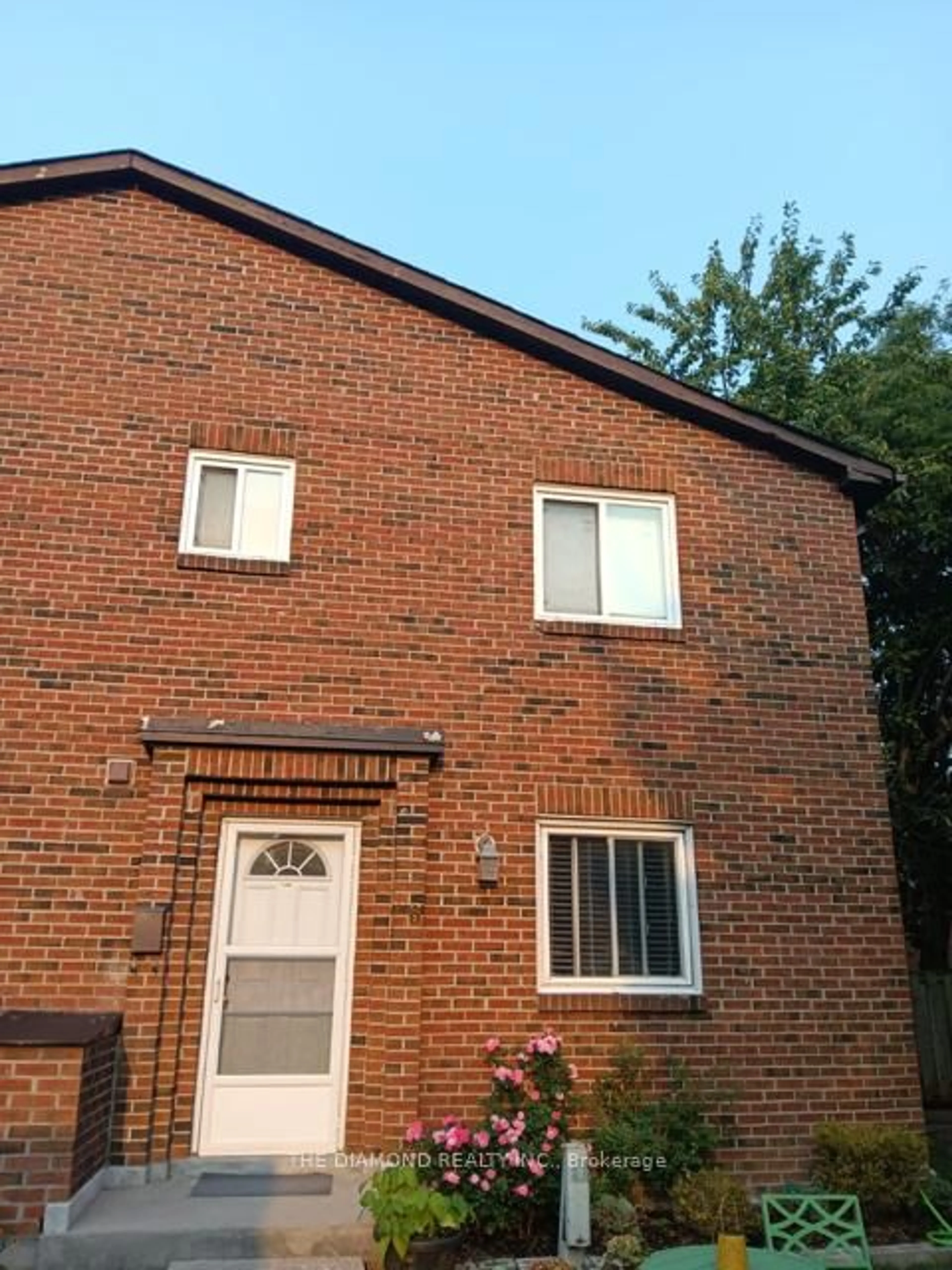 Home with brick exterior material, building for 72 Dusay Pl #6, Toronto Ontario M1W 2N2