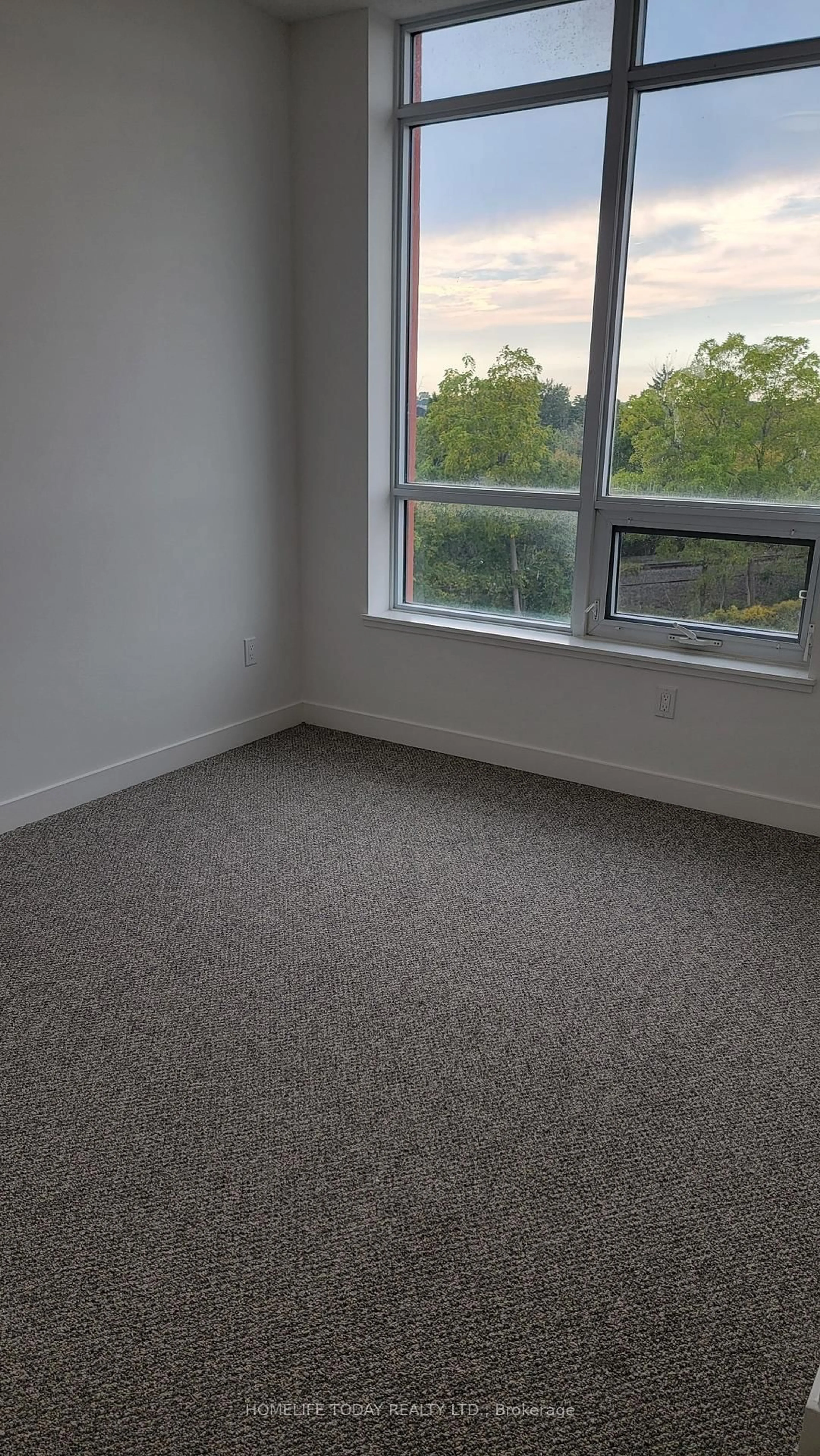 A pic of a room for 1010 Dundas St #519, Whitby Ontario L1N 2K2