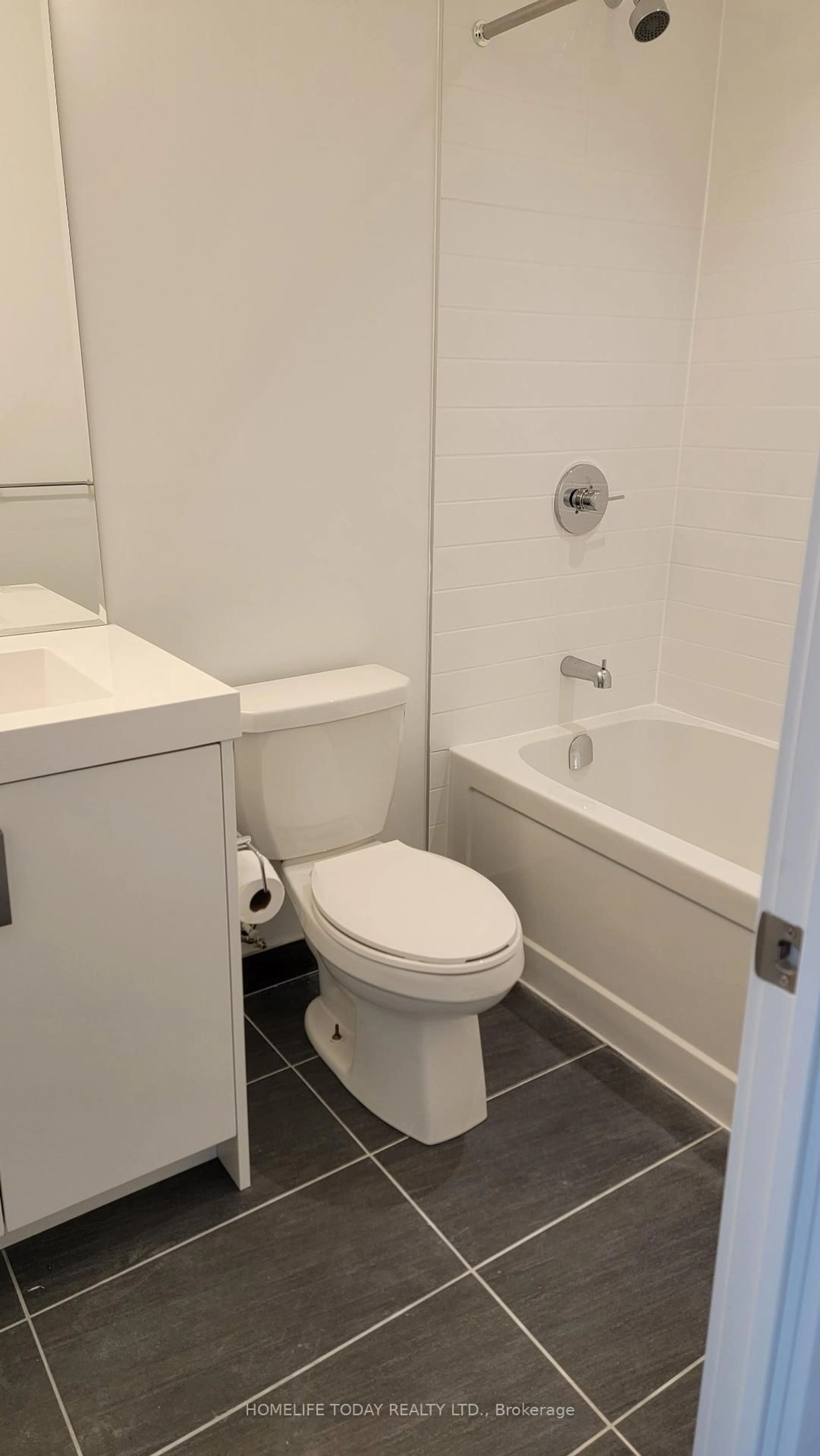 Standard bathroom, unknown for 1010 Dundas St #519, Whitby Ontario L1N 2K2