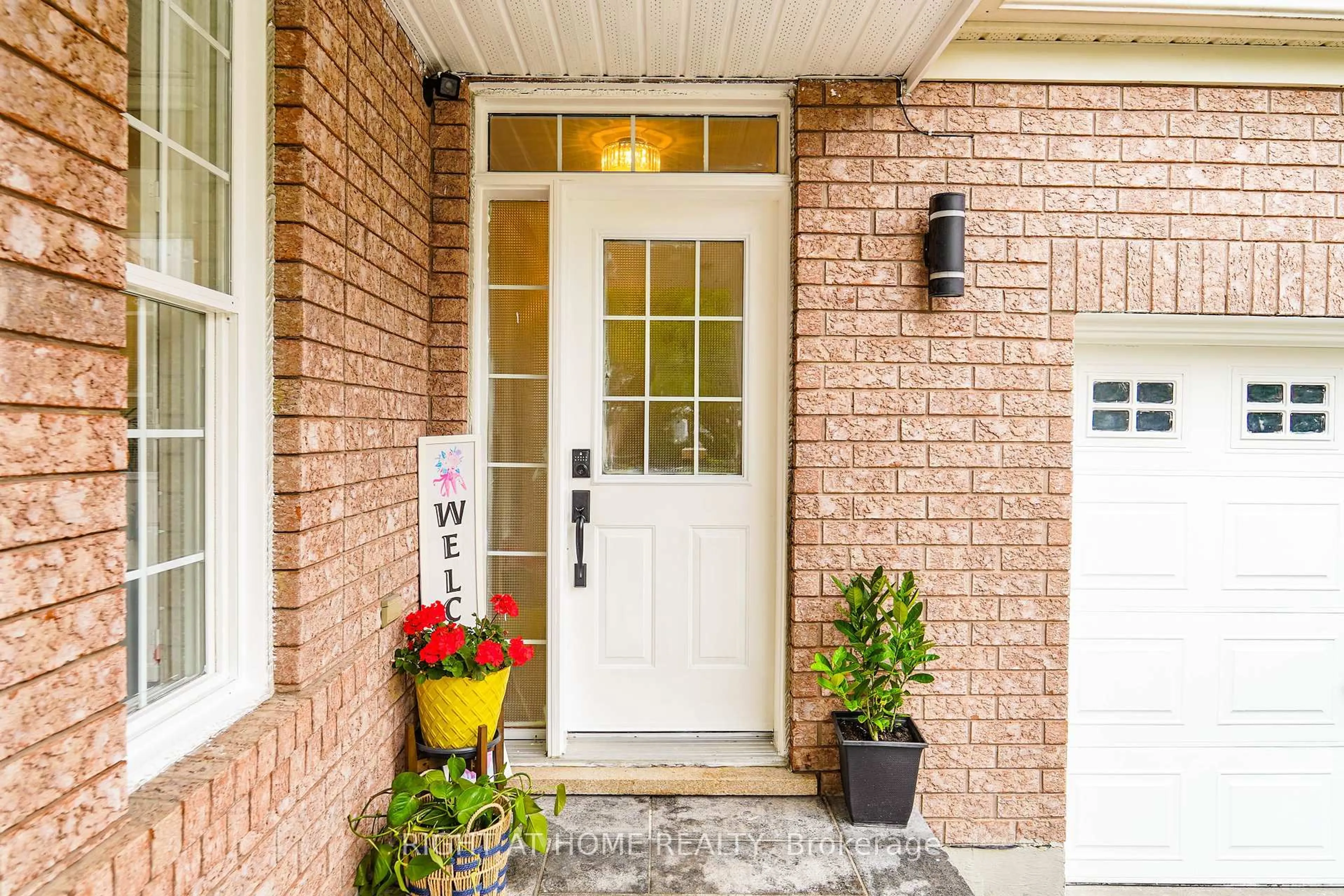 Indoor entryway for 180 Raponi Circ, Toronto Ontario M1X 2C8