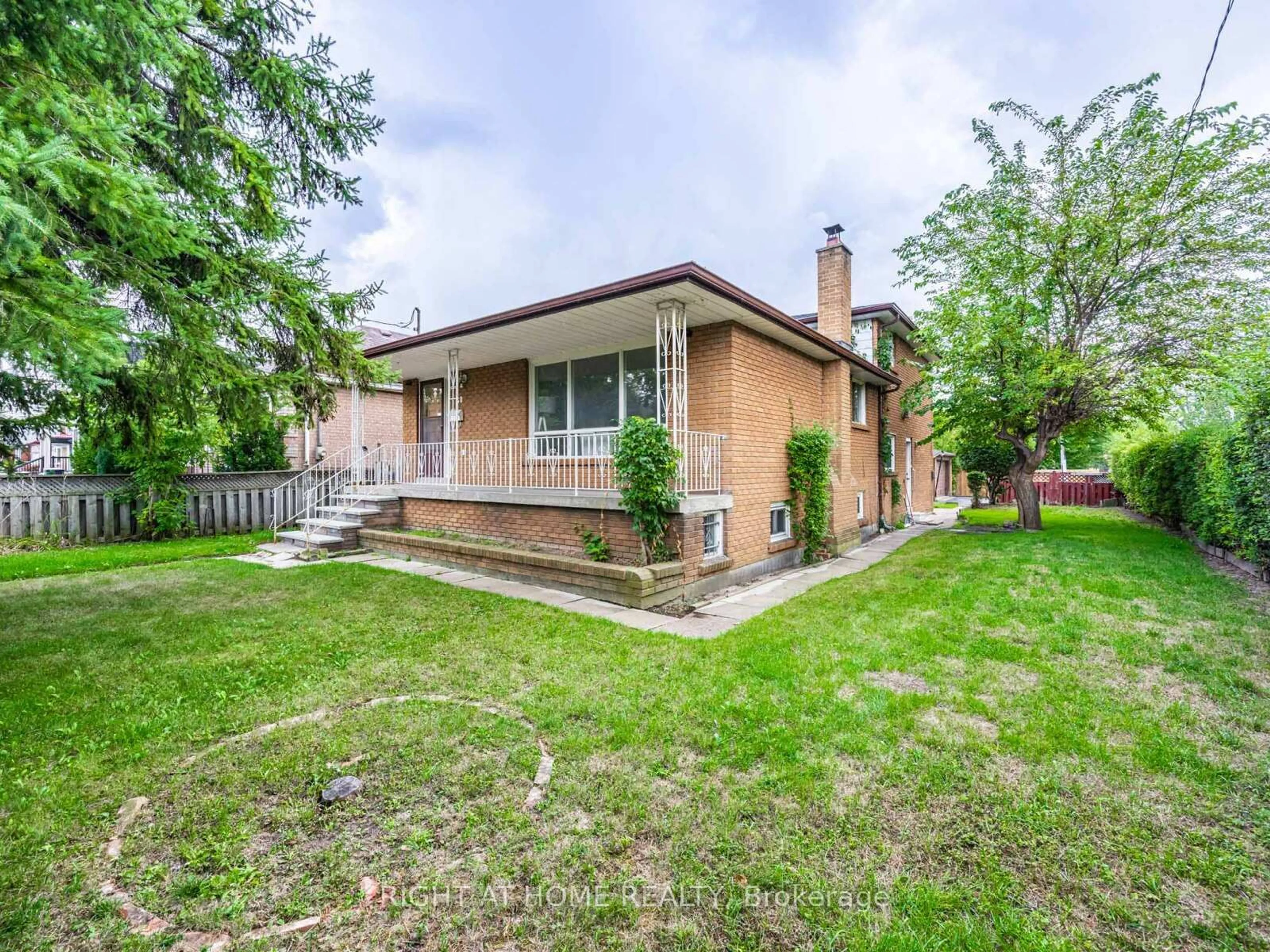 Home with brick exterior material, street for 30 Huntington Ave, Toronto Ontario M1K 4K7