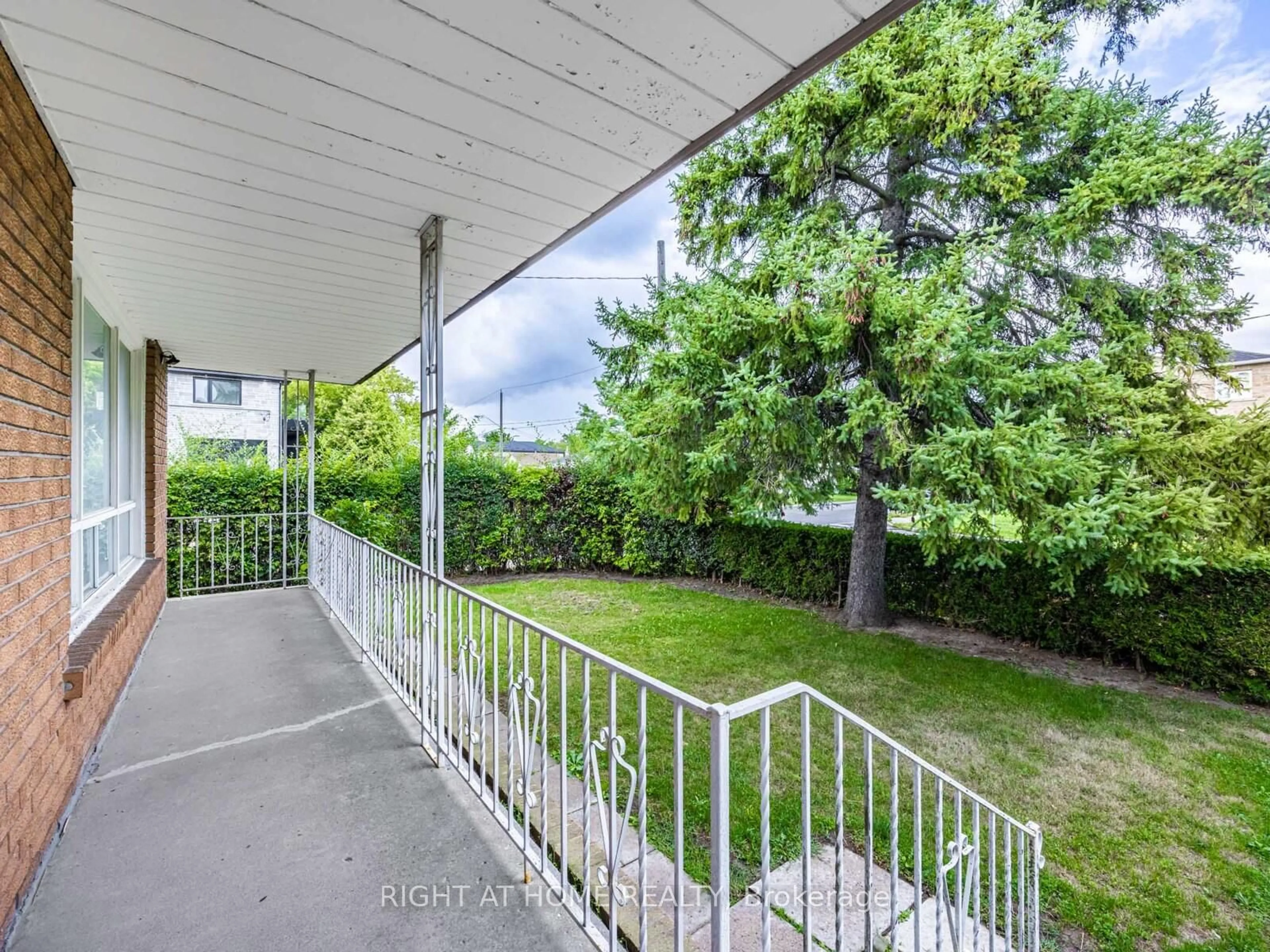 Patio, street for 30 Huntington Ave, Toronto Ontario M1K 4K7