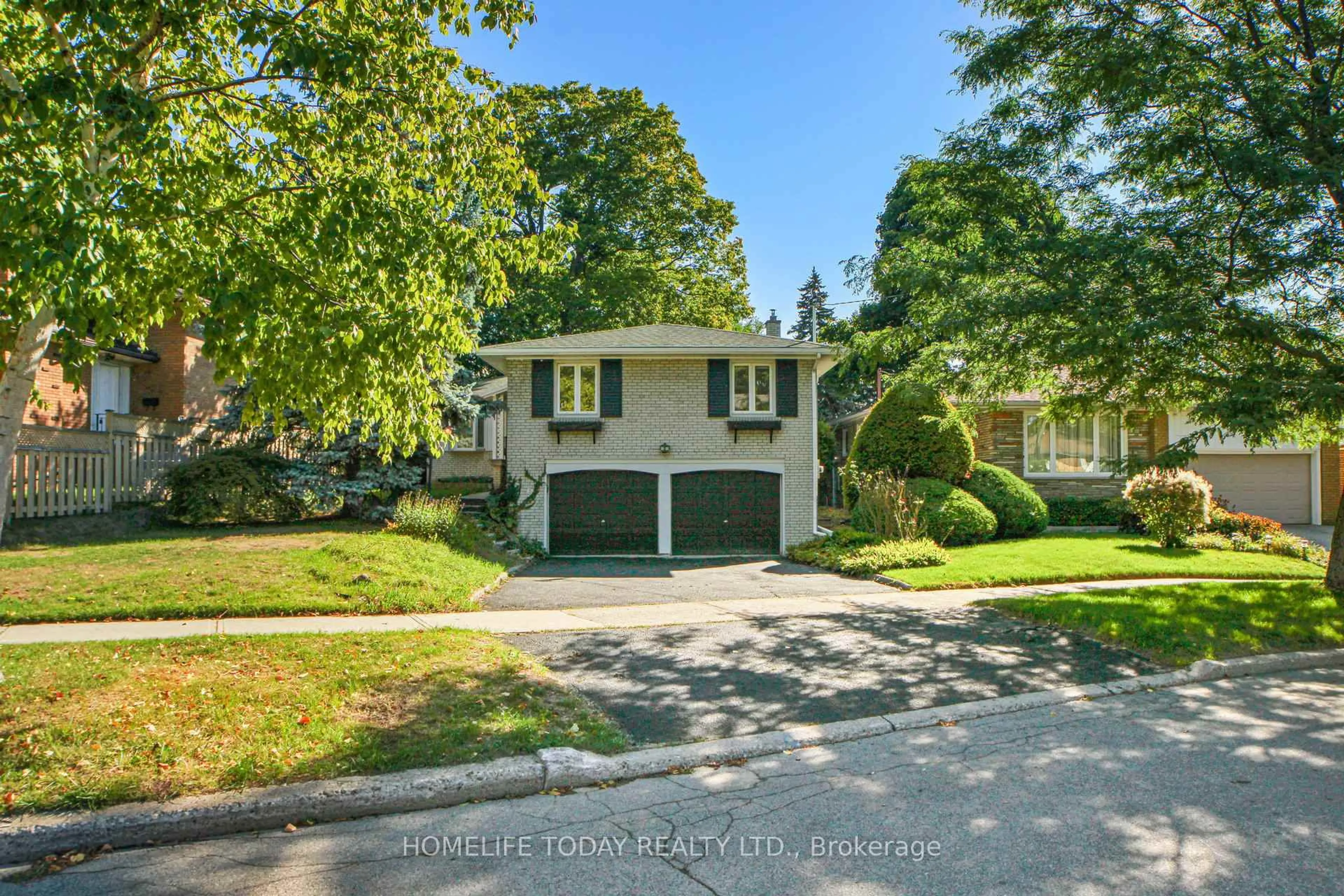 Home with vinyl exterior material, street for 5 Landfair Cres, Toronto Ontario M1J 3A6