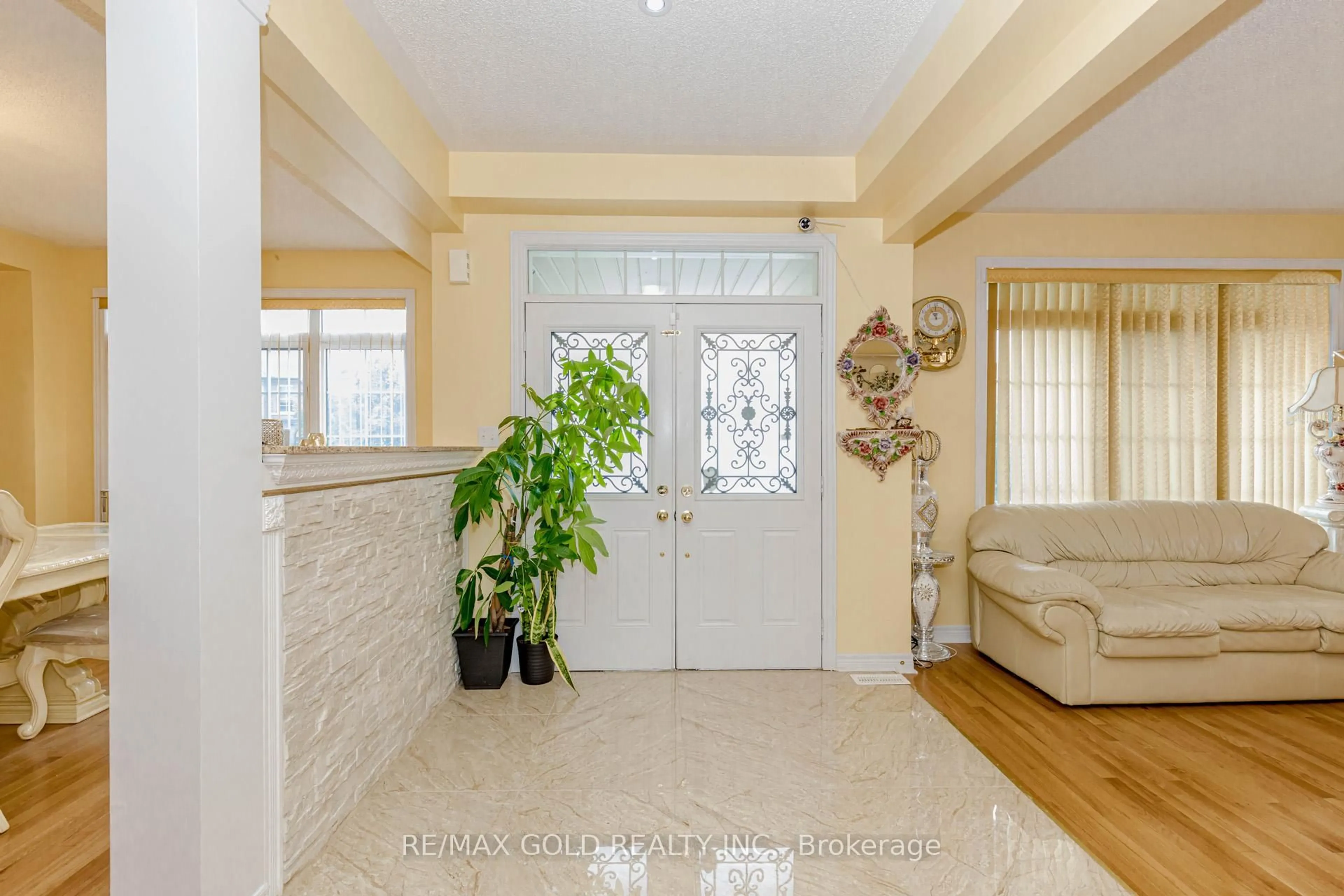 Indoor entryway for 1554 Bruny Ave, Pickering Ontario L0A 1G0