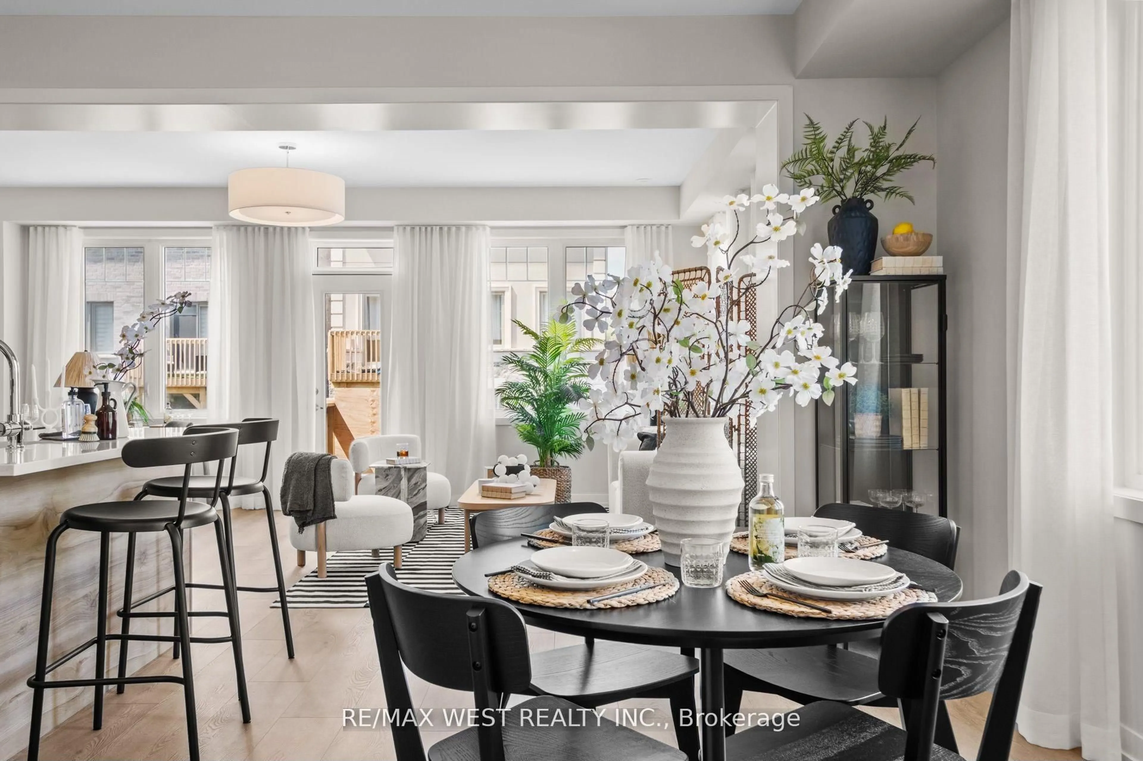 Dining room, ceramic/tile floor for 18 Ziibi Way, Clarington Ontario L1B 1G9