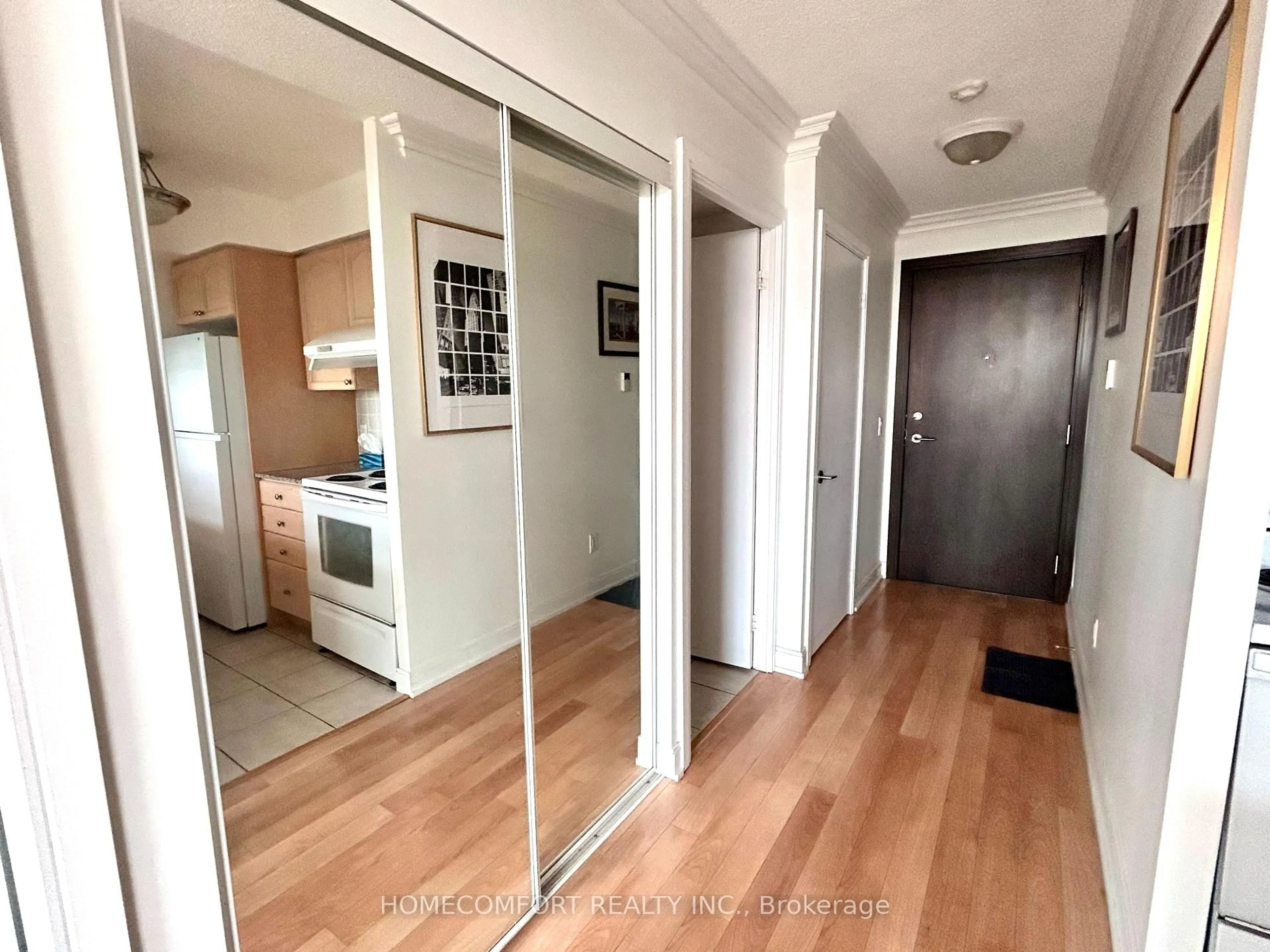 Indoor entryway for 238 Bonis Ave #823, Toronto Ontario M1T 3W7