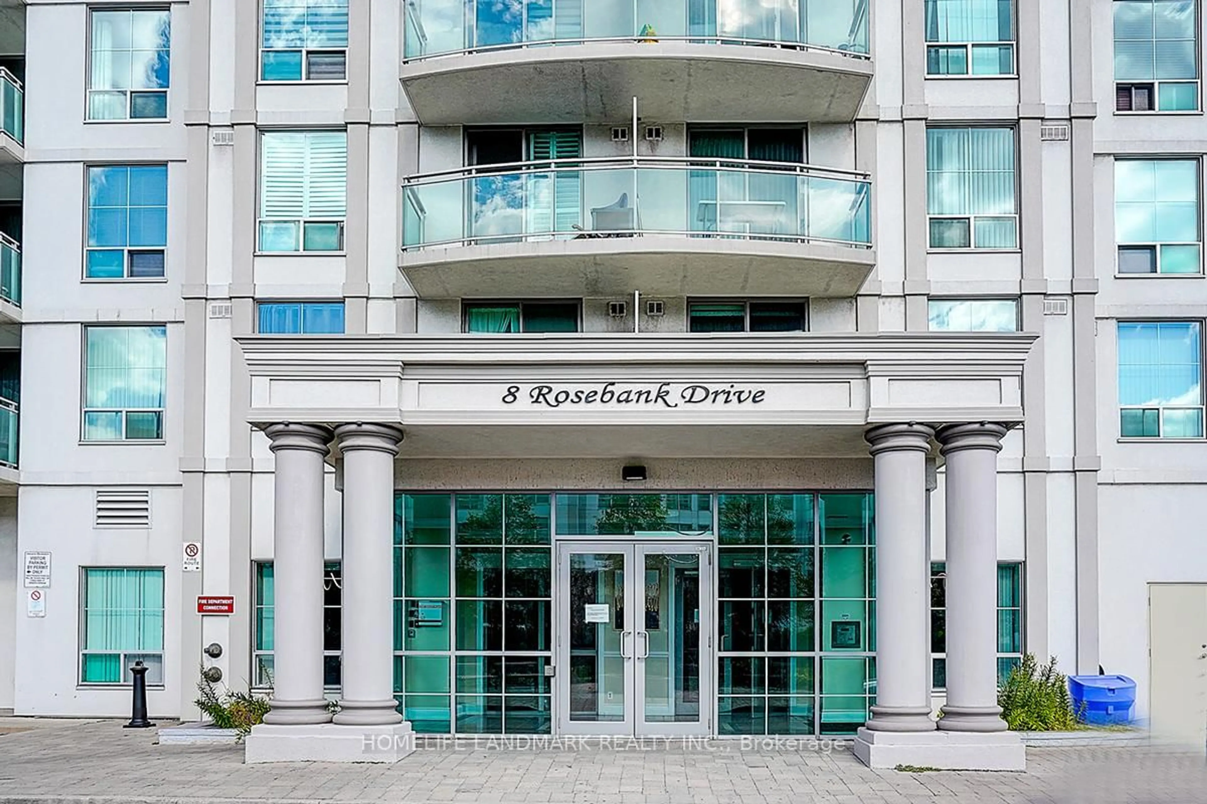 Indoor foyer for 8 Rosebank Dr #15C, Toronto Ontario M1B 5Z3