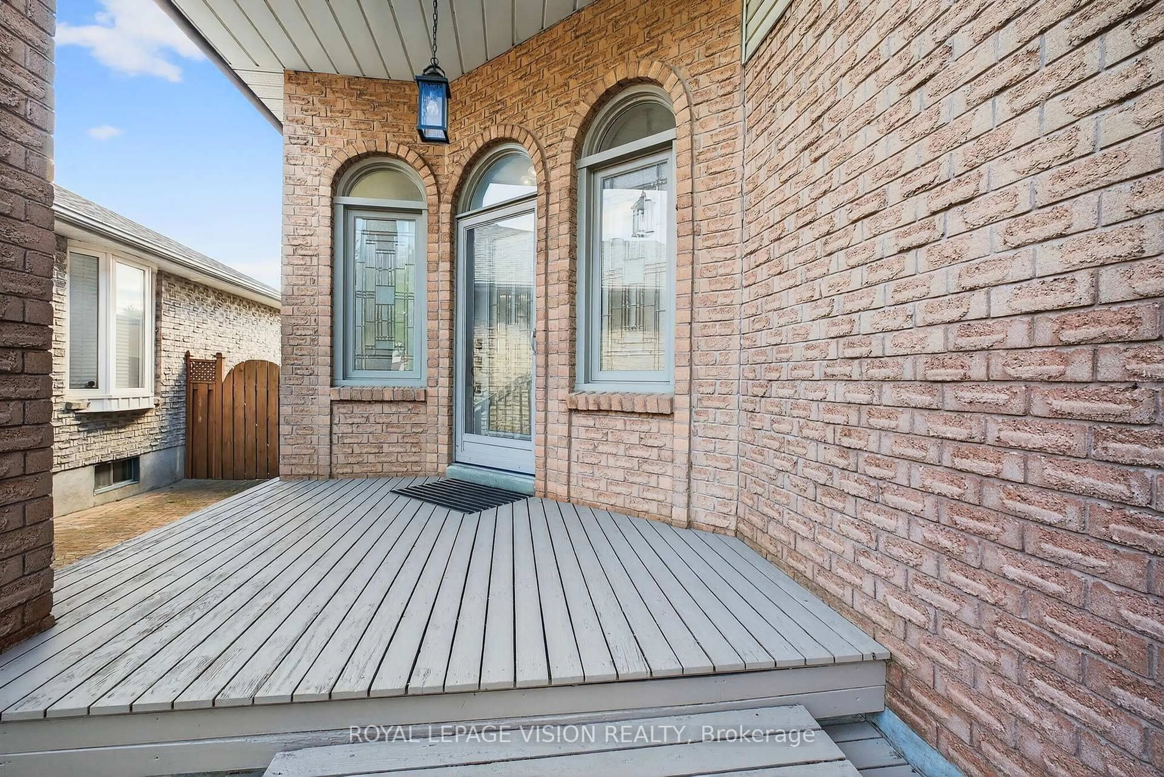 Unknown for 811 Beatrice St, Oshawa Ontario L1K 2H8