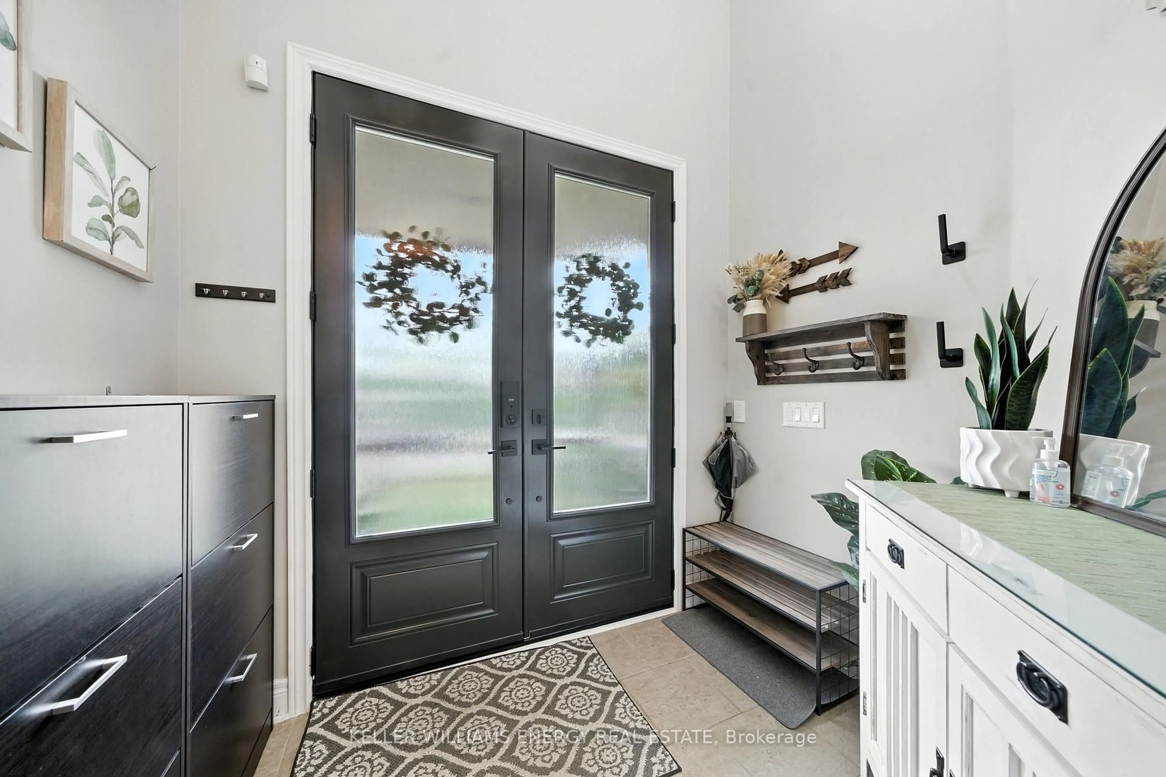 Indoor entryway for 26 Kersey Cres, Clarington Ontario L1E 0A5