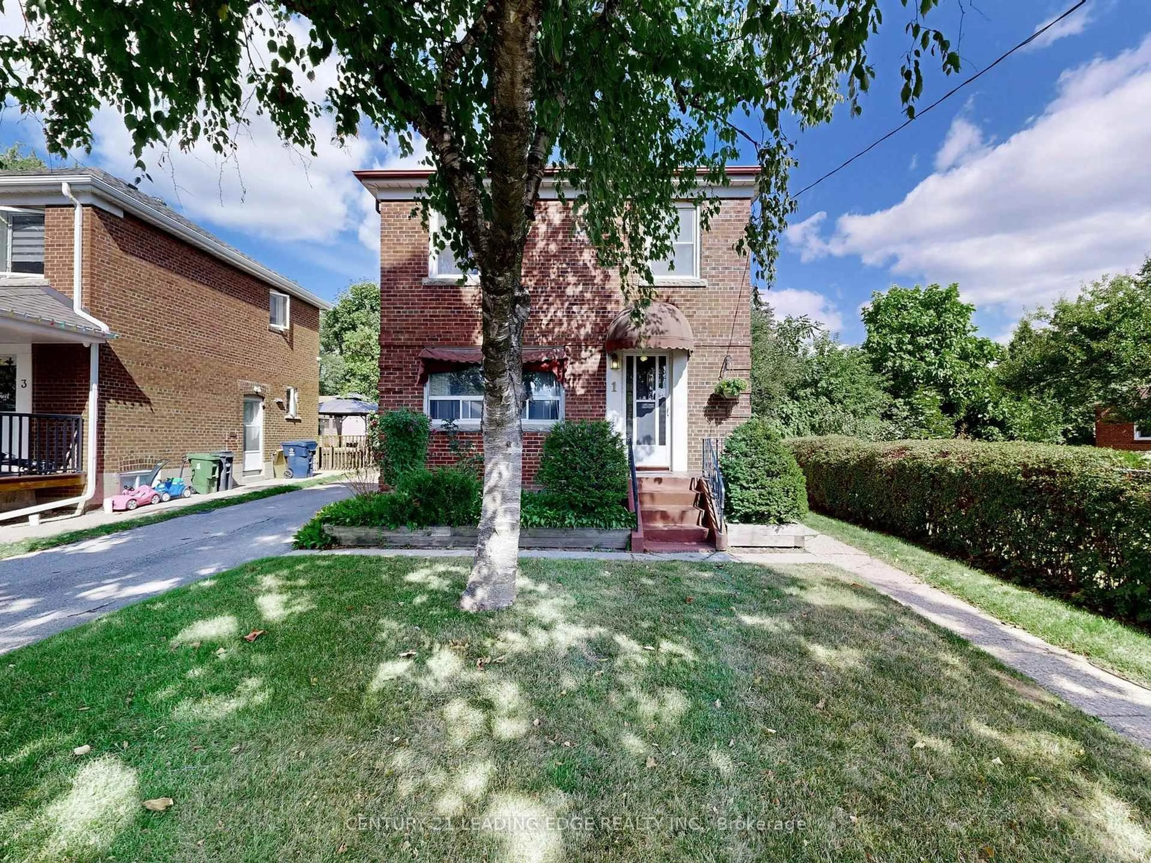 A pic from outside/outdoor area/front of a property/back of a property/a pic from drone, street for 1 Faulkland Rd, Toronto Ontario M1L 3S2