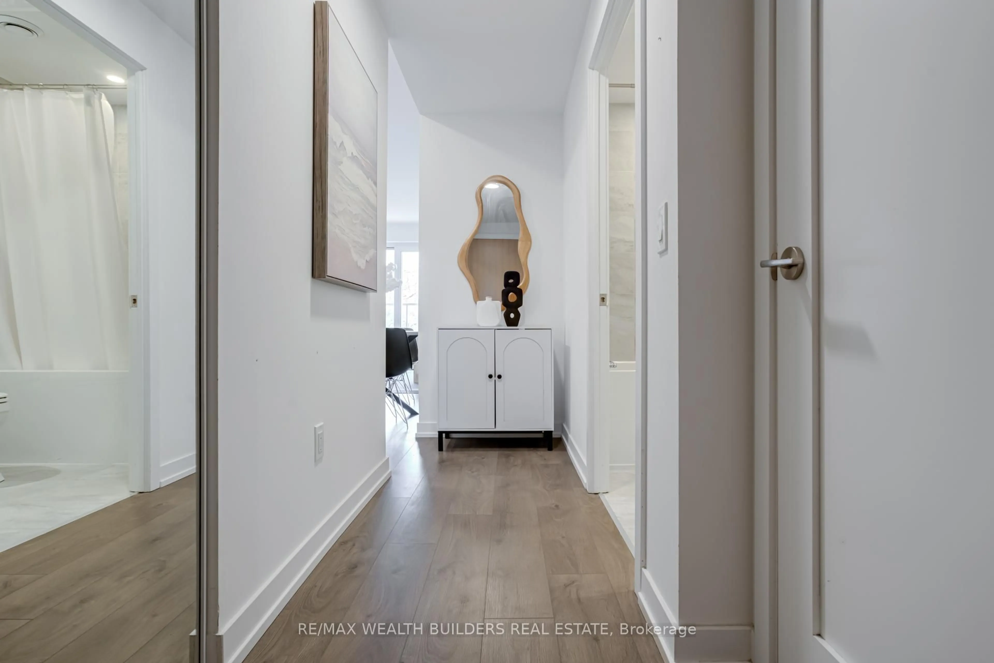 Indoor entryway for 150 Logan Ave #444, Toronto Ontario M4M 0E4