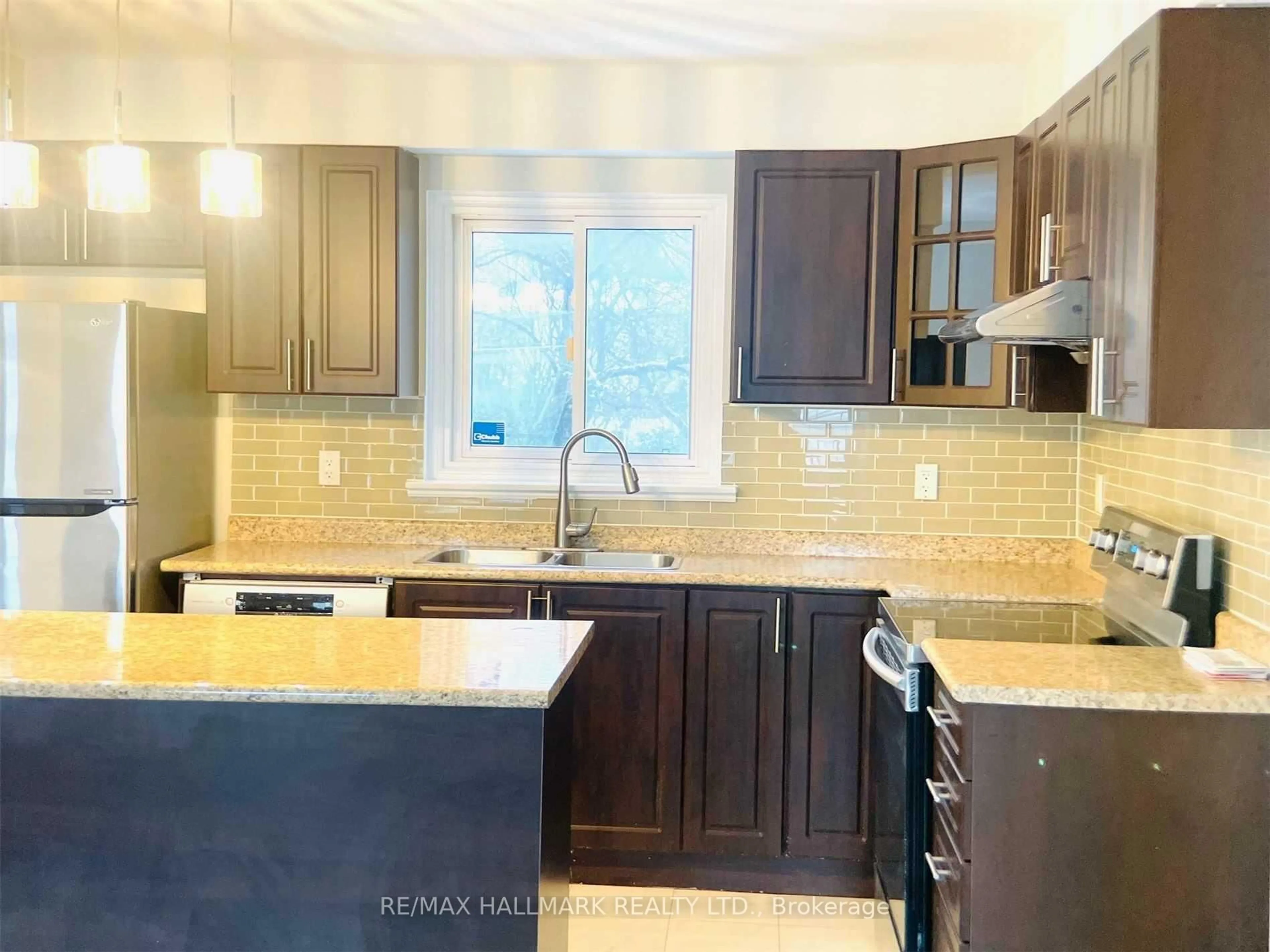 Open concept kitchen, ceramic/tile floor for 20 Snowball Cres, Toronto Ontario M1B 1R8