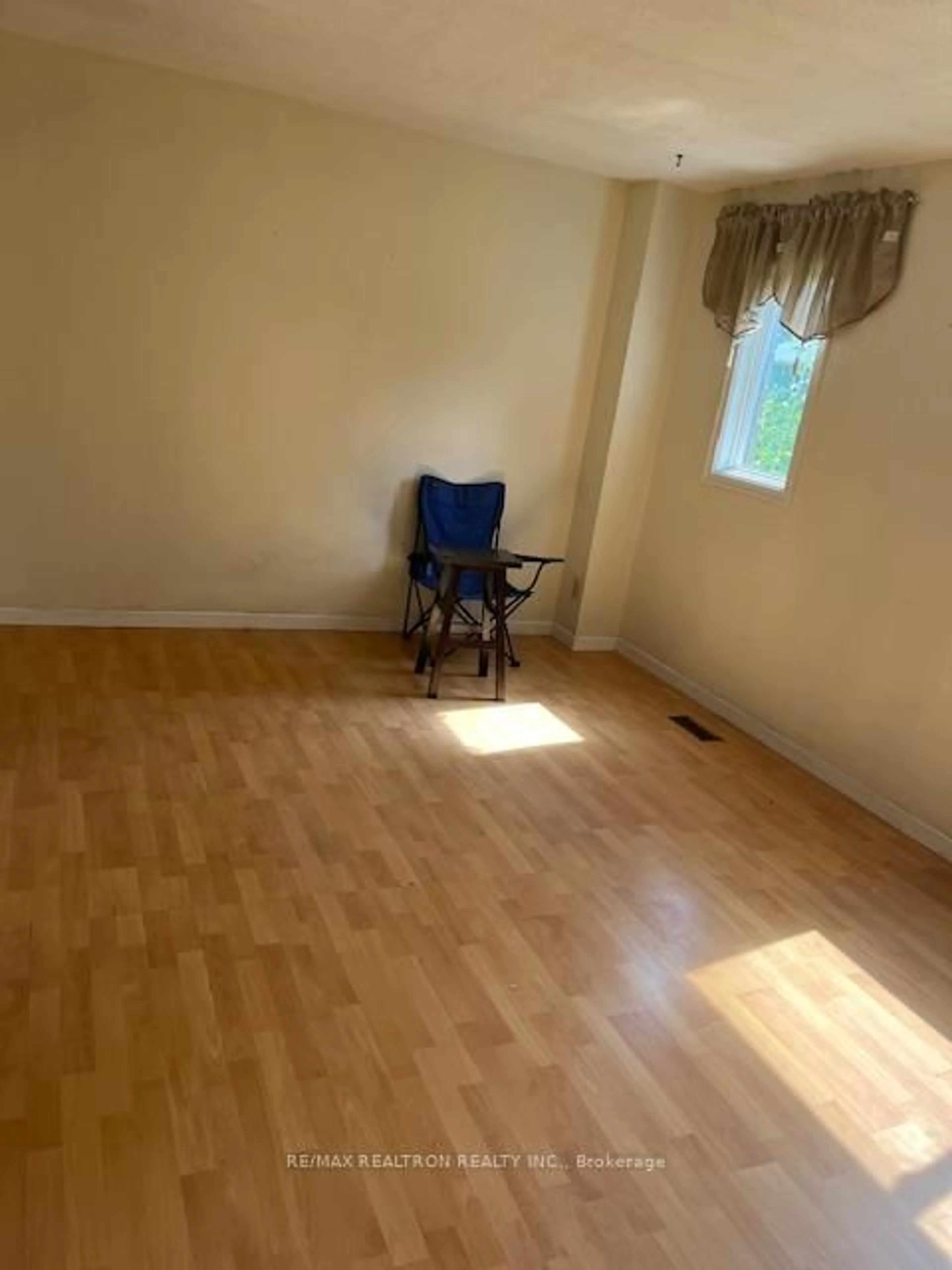 A pic of a room for 50 Silver Bell Grve #4, Toronto Ontario M1B 2L7
