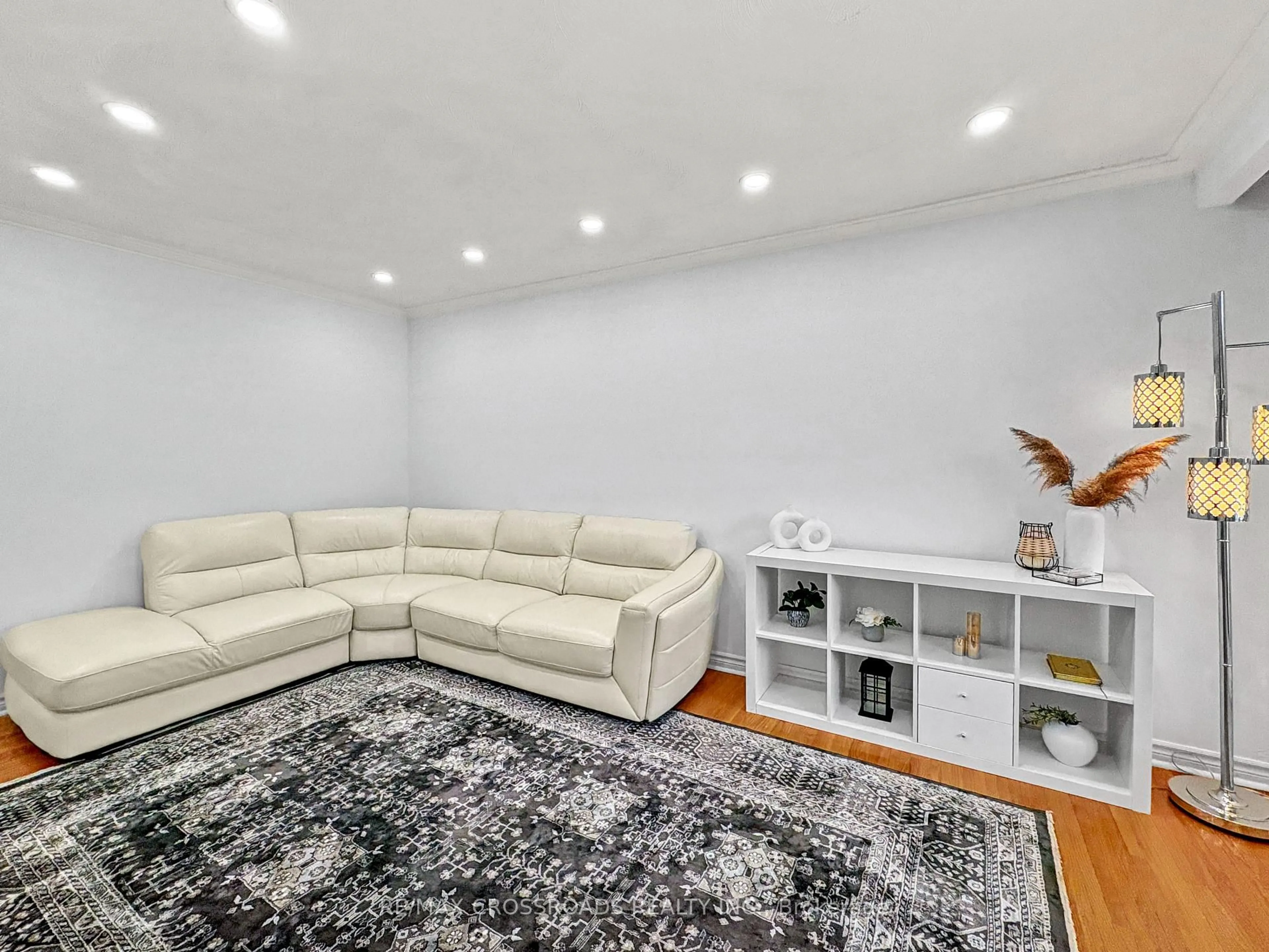 Living room with furniture, unknown for 46 Ronway Cres, Toronto Ontario M1J 2S2