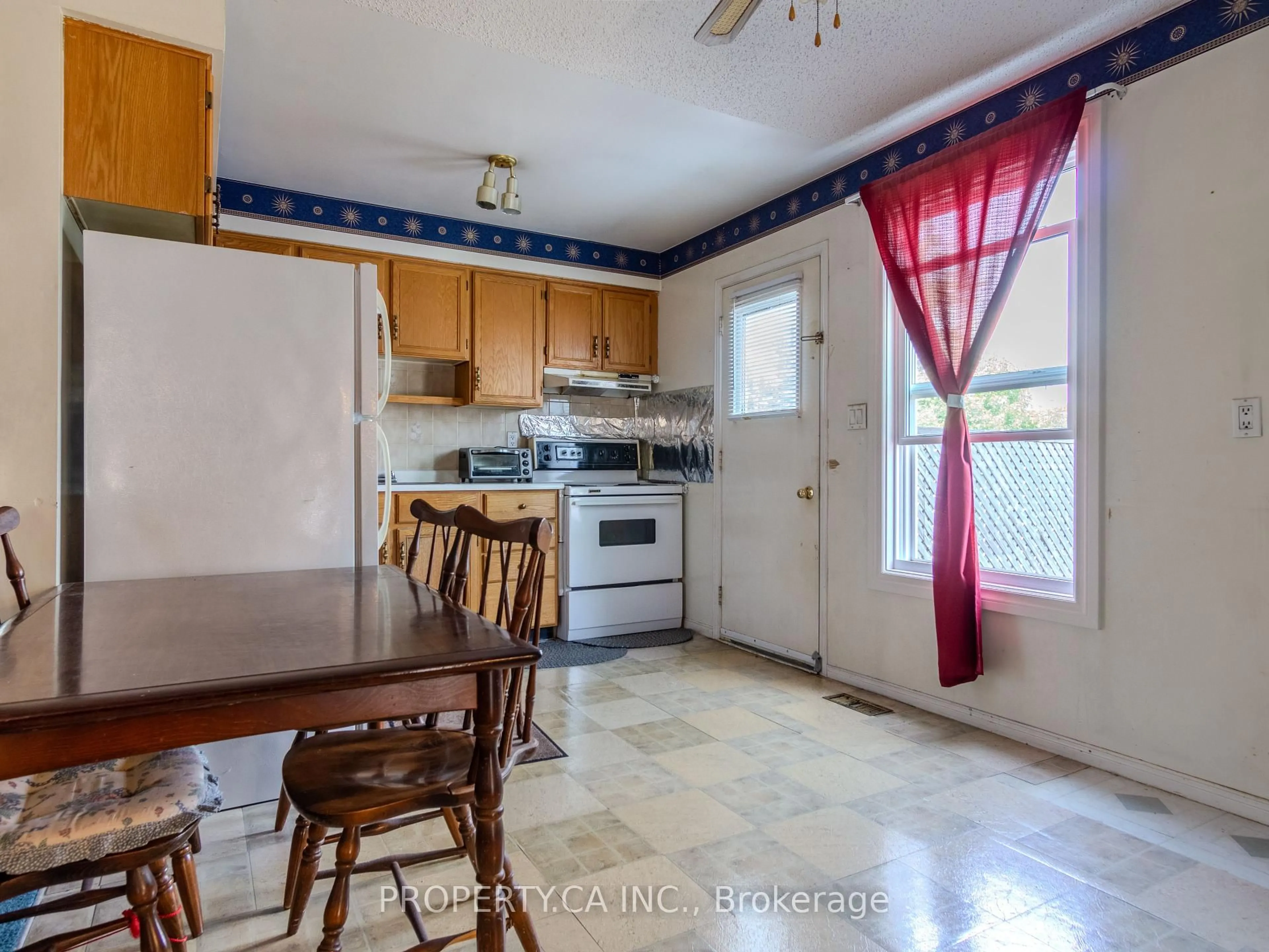 Standard kitchen, unknown for 1415 Noel Crt, Oshawa Ontario L1J 8A7