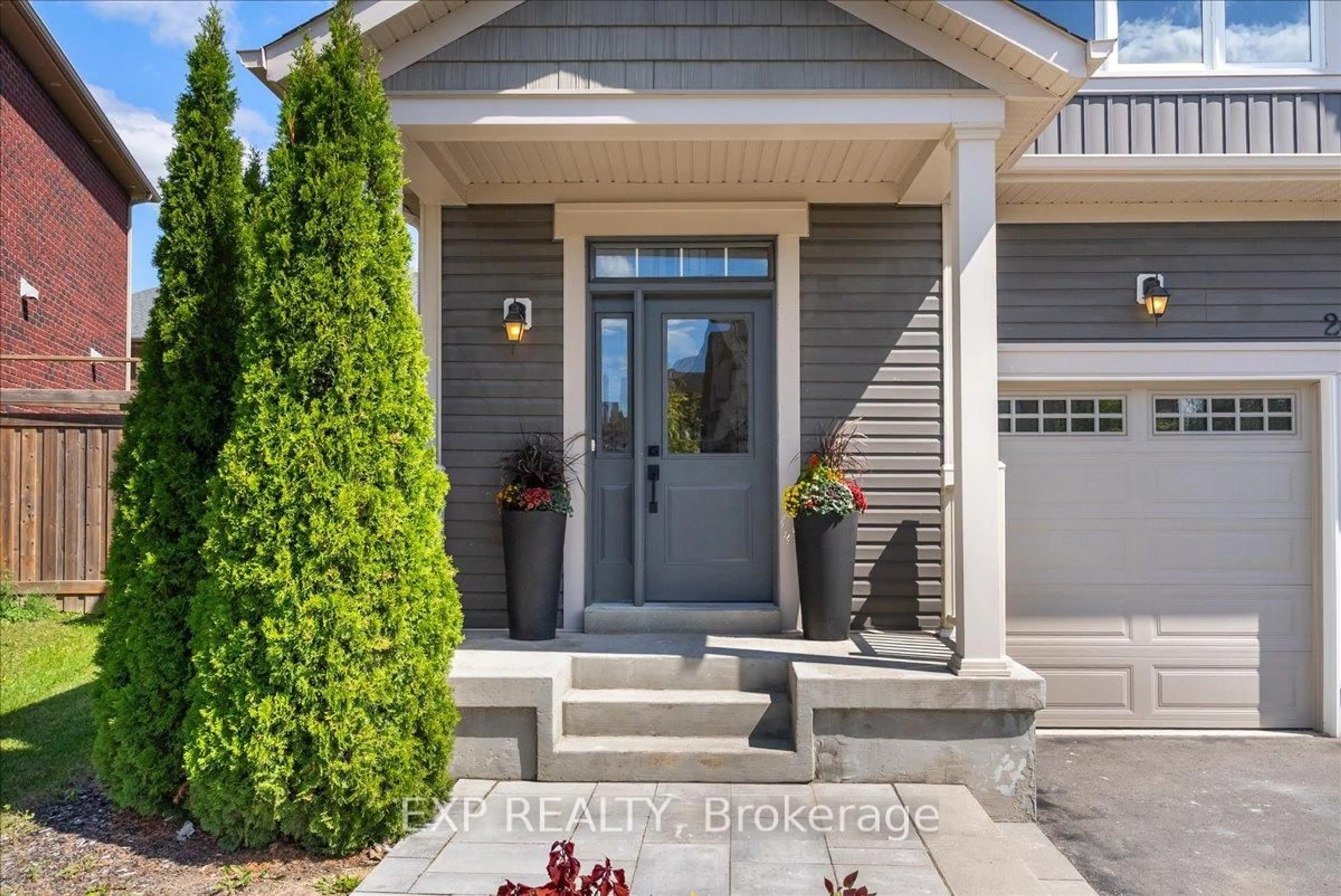 Indoor entryway for 246 Symington Ave, Oshawa Ontario L1L 0J9