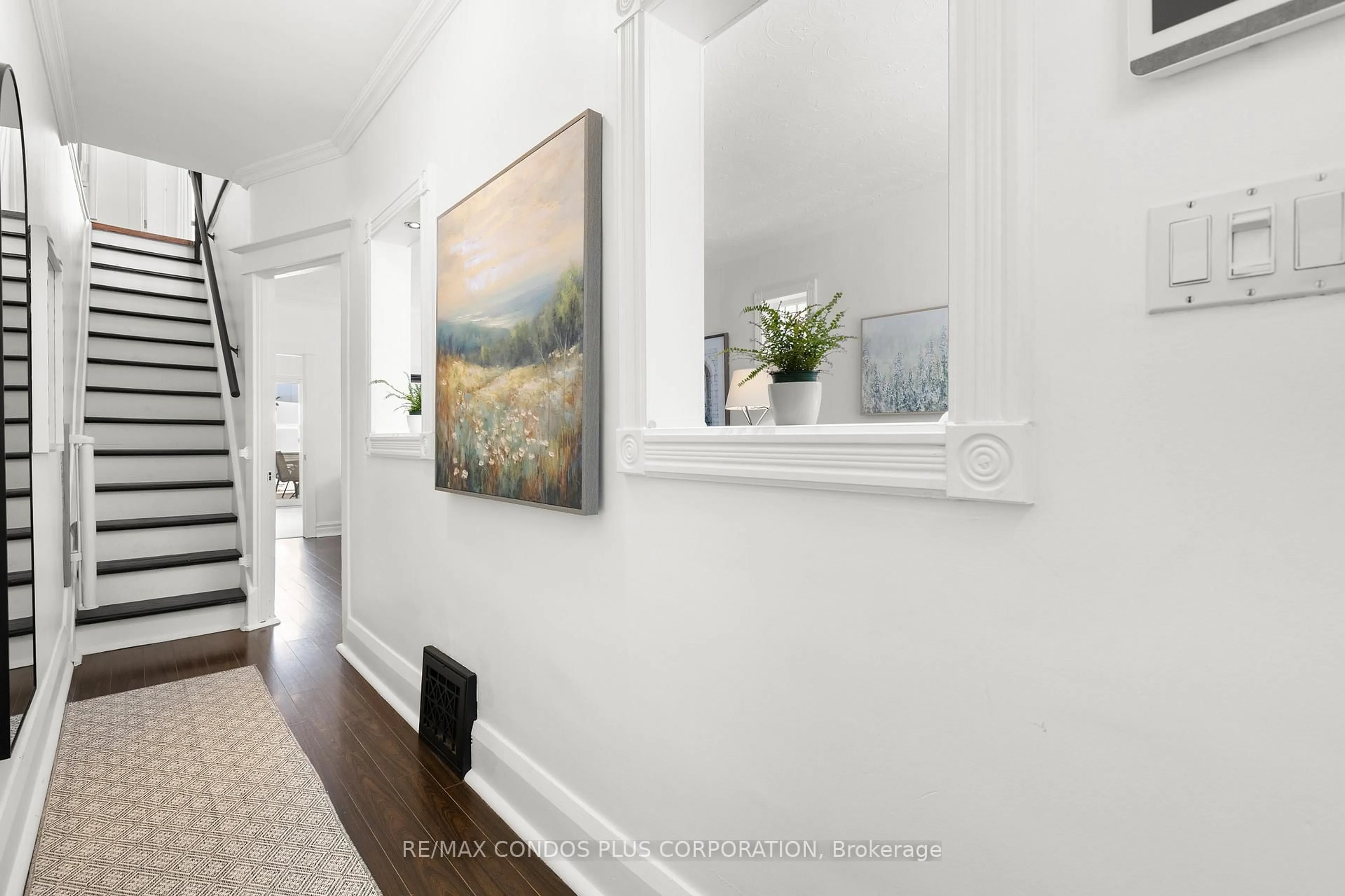 Indoor entryway for 54 Robbins Ave, Toronto Ontario M4L 1X2