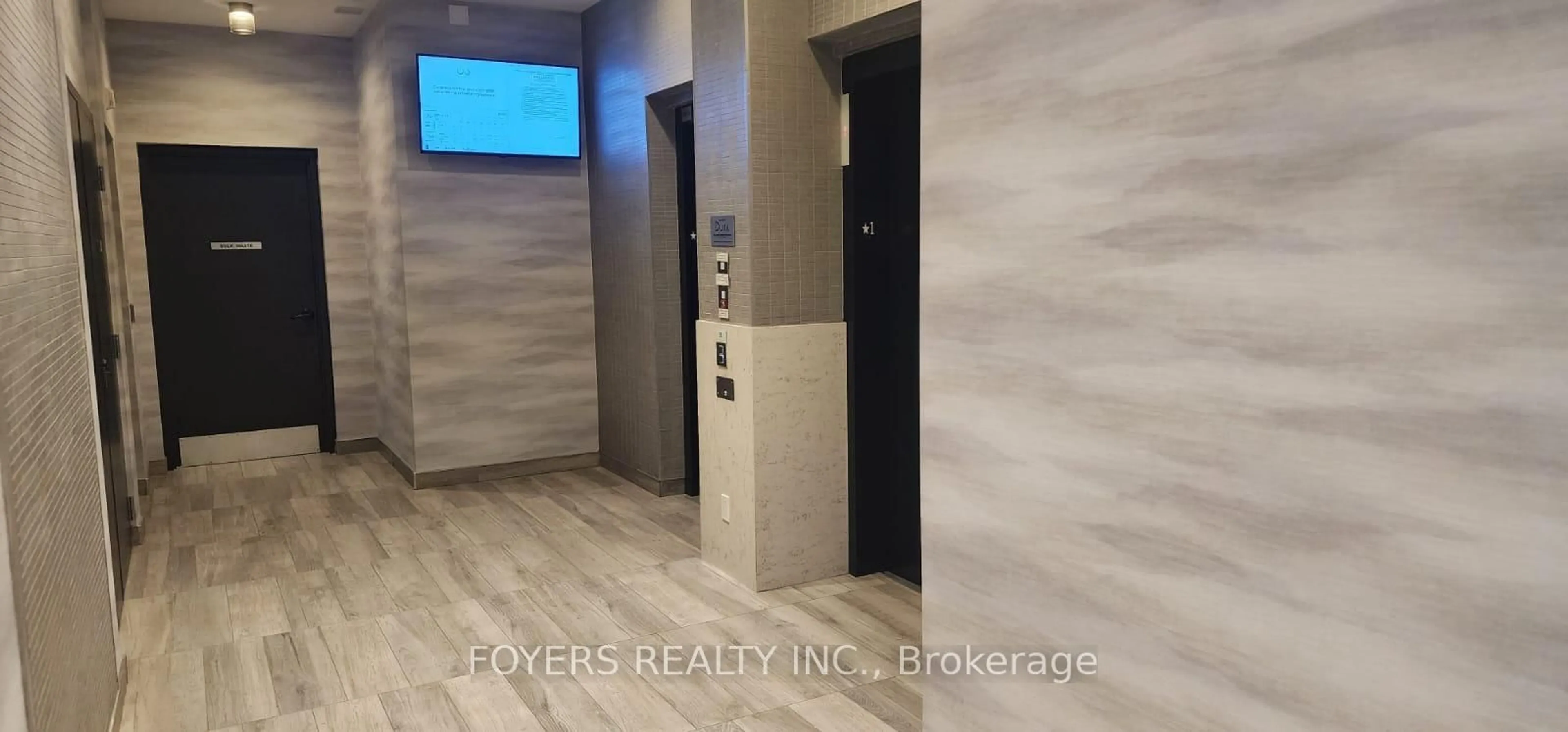 Indoor foyer for 1630 Queen St #314, Toronto Ontario M4L 1G3
