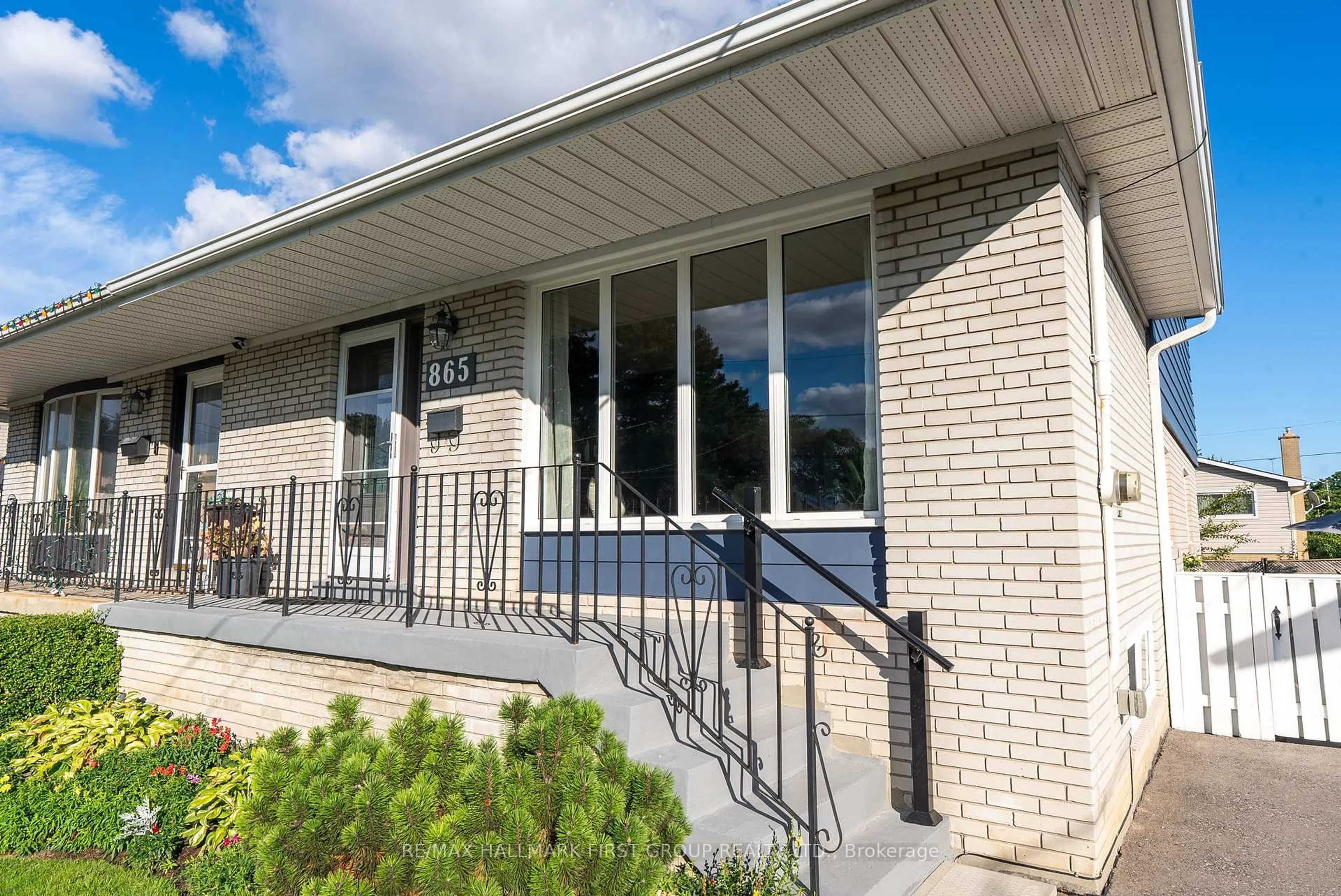 Unknown for 865 Marinet Cres, Pickering Ontario L1W 2M2