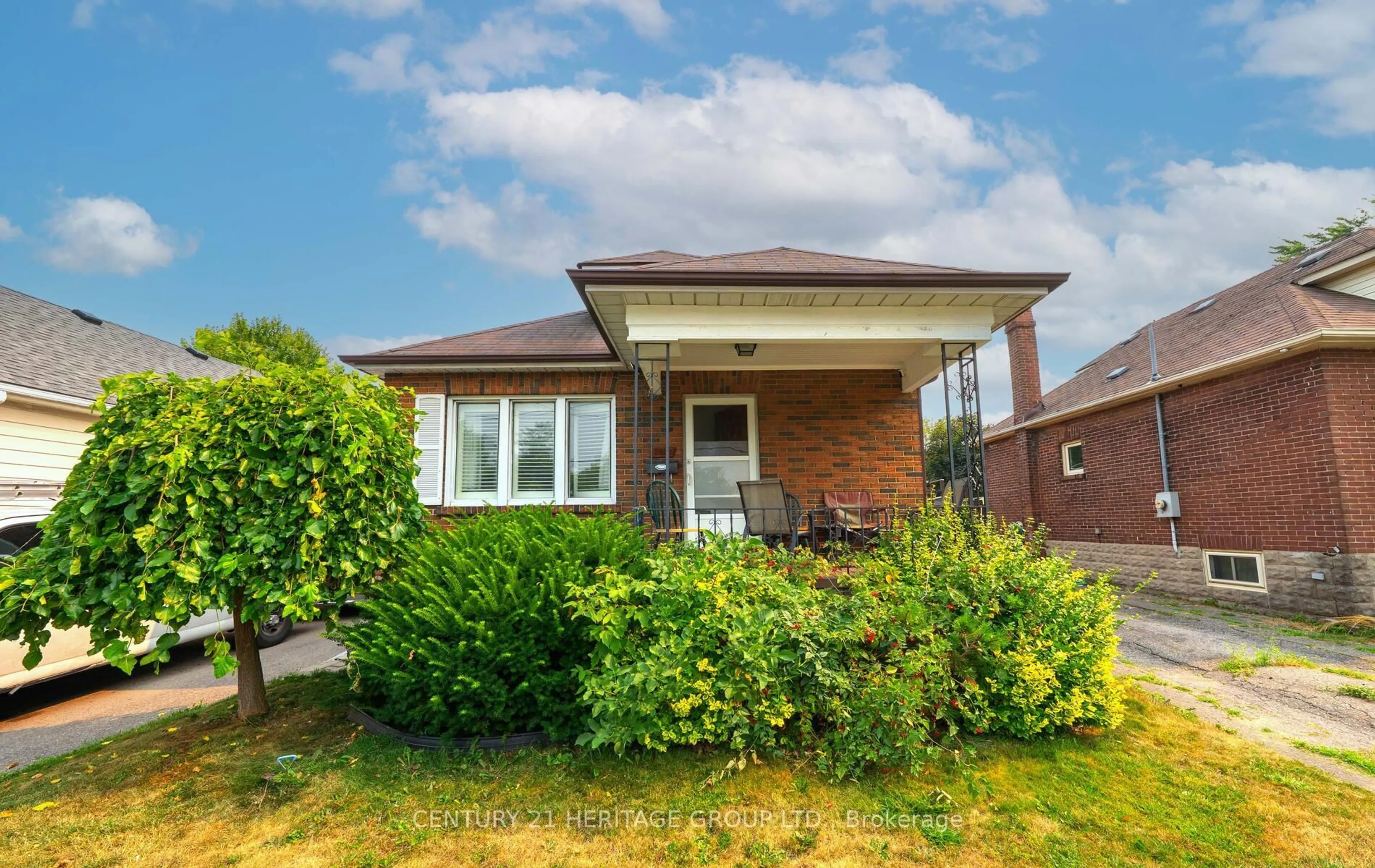 Home with brick exterior material, building for 203 Hibbert Ave, Oshawa Ontario L1J 1V4