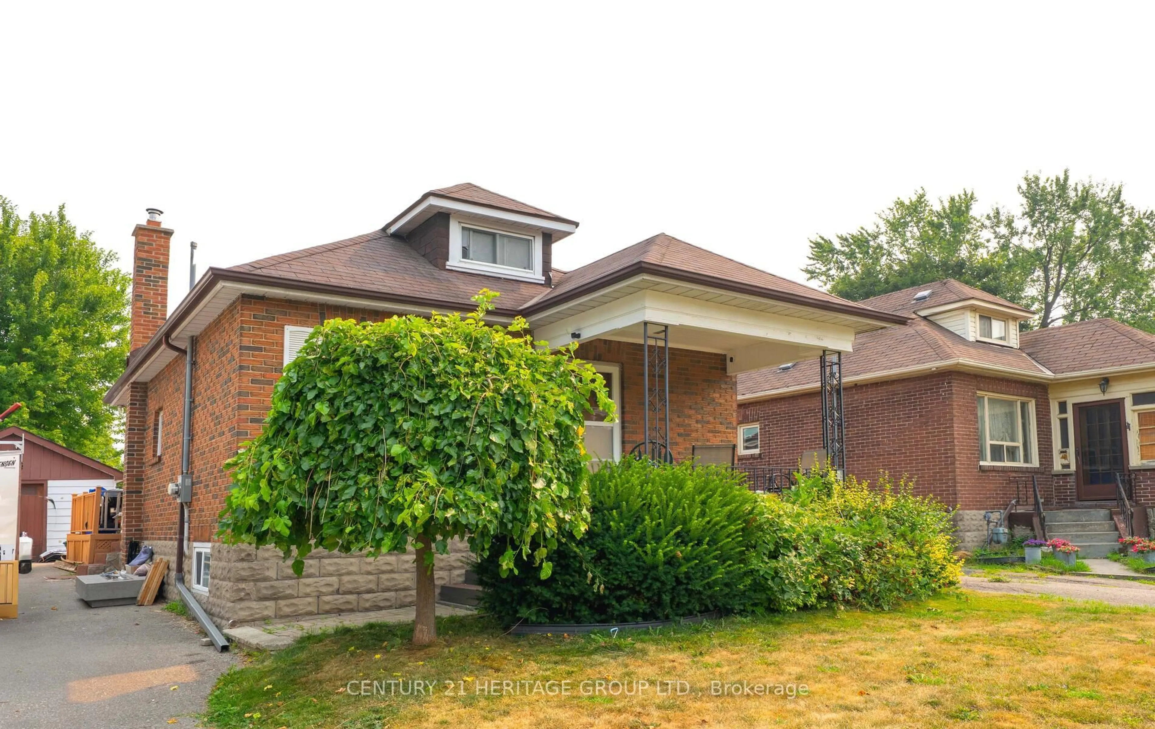 Home with brick exterior material, street for 203 Hibbert Ave, Oshawa Ontario L1J 1V4