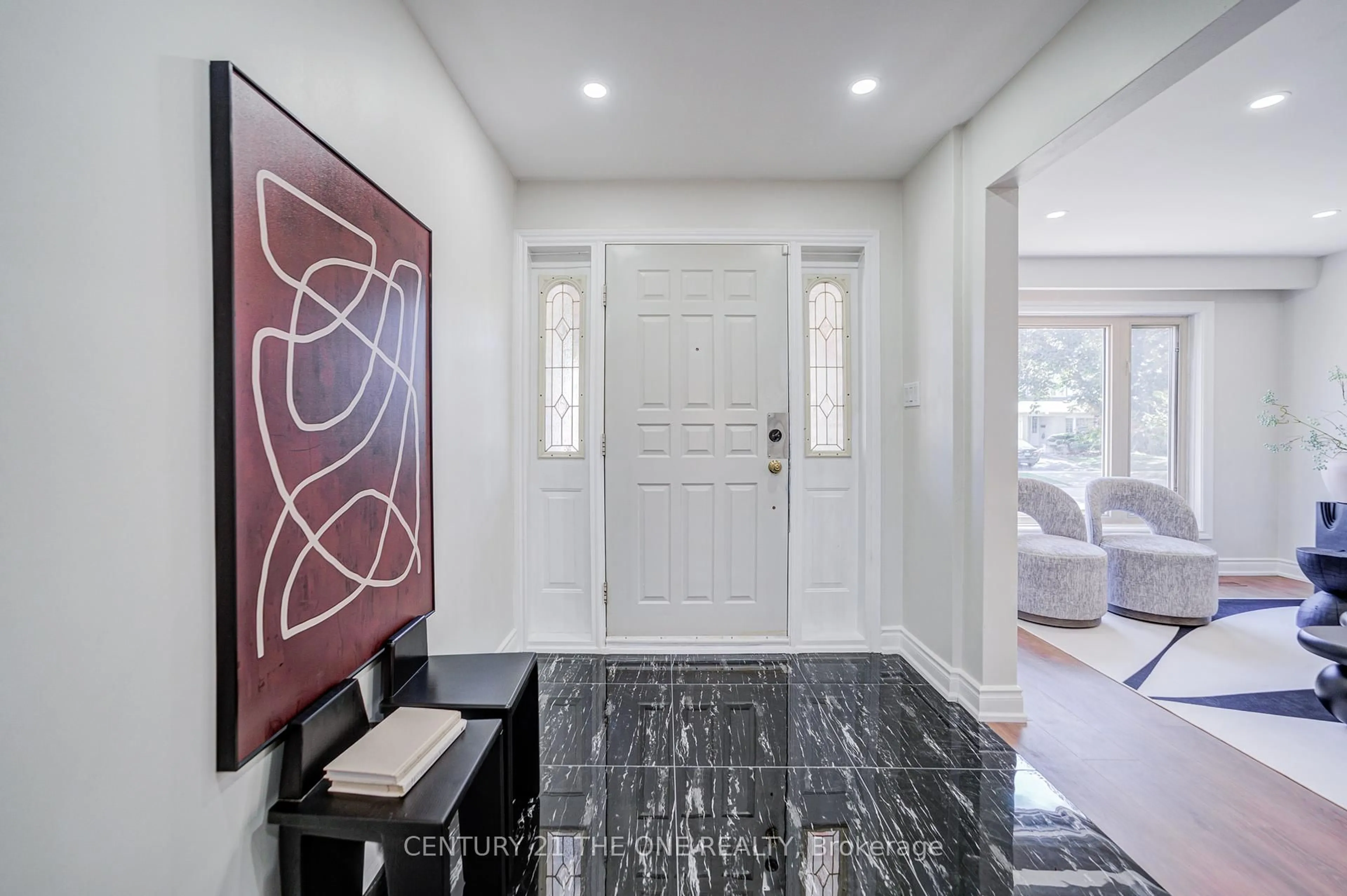 Indoor entryway for 54 Marblemount Cres, Toronto Ontario M1T 2H4