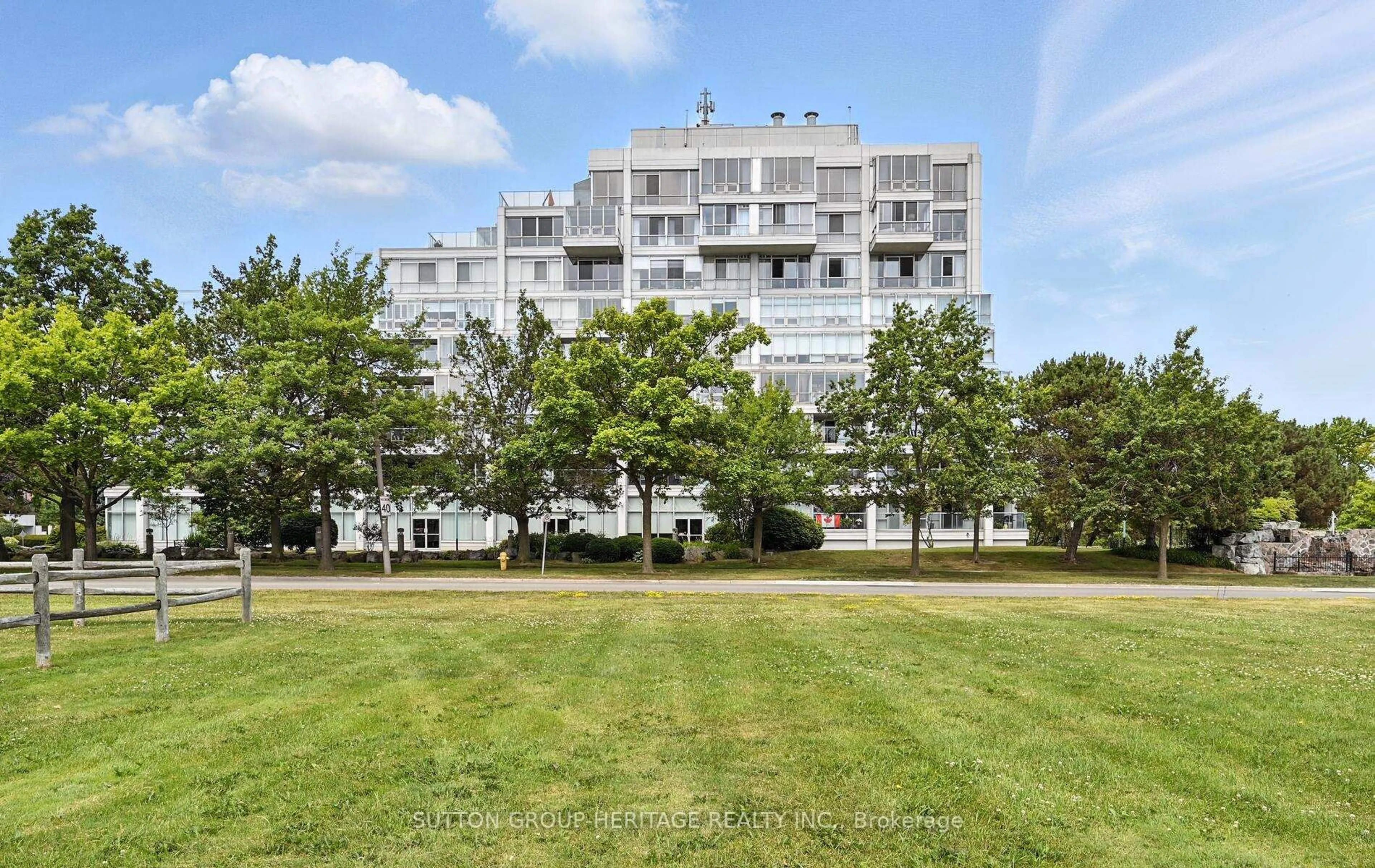 A pic from outside/outdoor area/front of a property/back of a property/a pic from drone, building for 45 Cumberland Lane #308, Ajax Ontario L1S 7K3