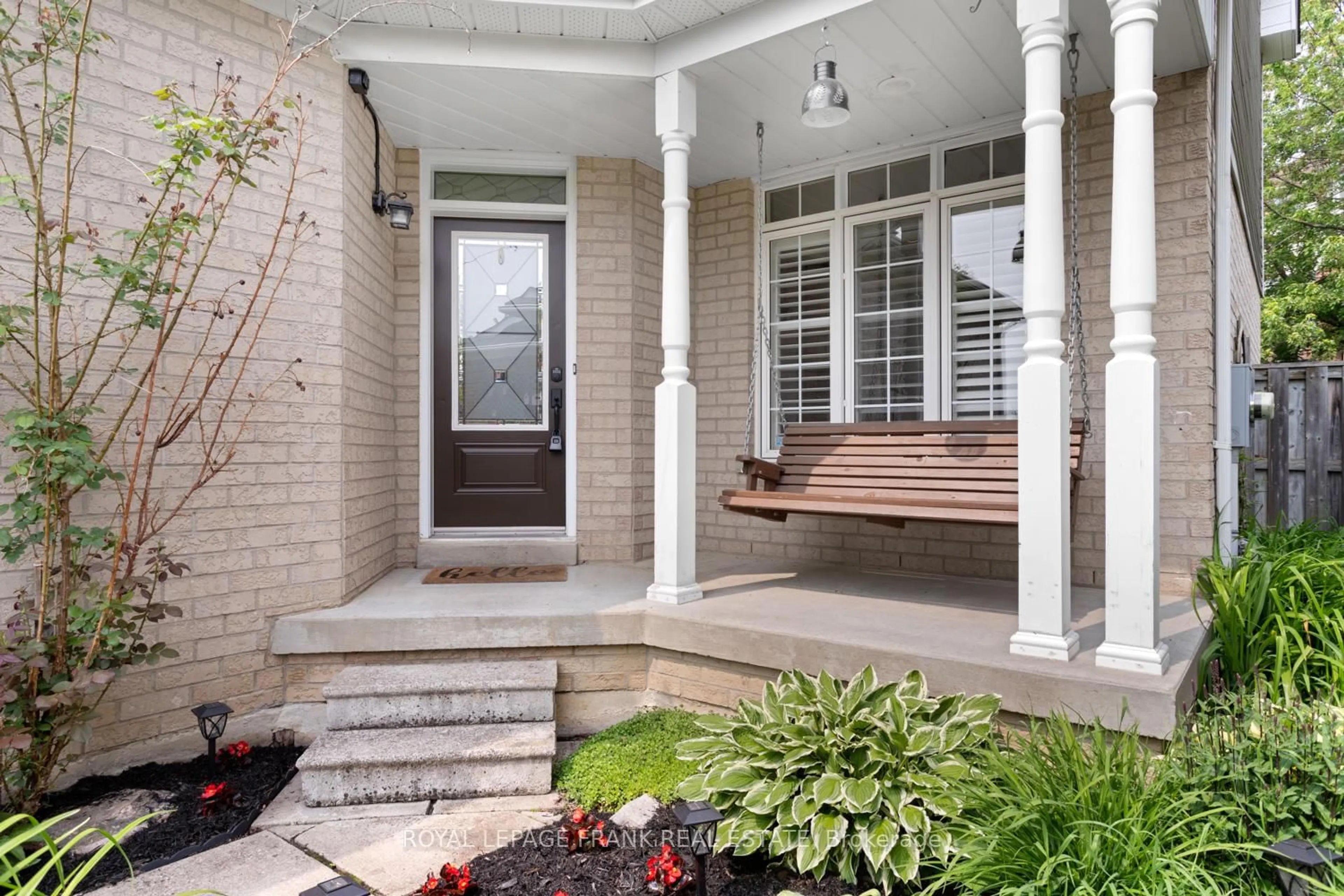 Indoor entryway for 1089 Timberland Cres, Oshawa Ontario L1K 2L9