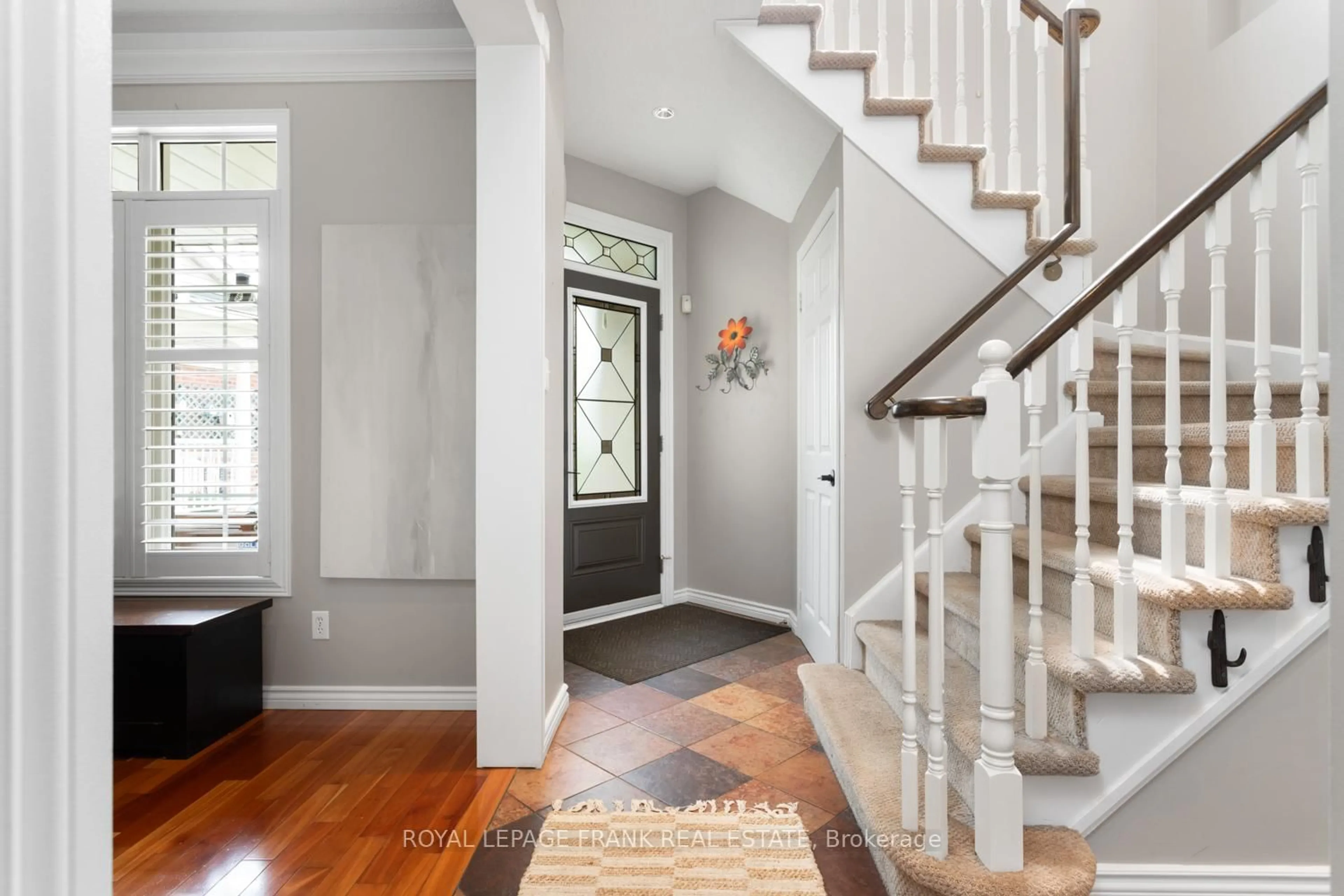 Indoor entryway for 1089 Timberland Cres, Oshawa Ontario L1K 2L9